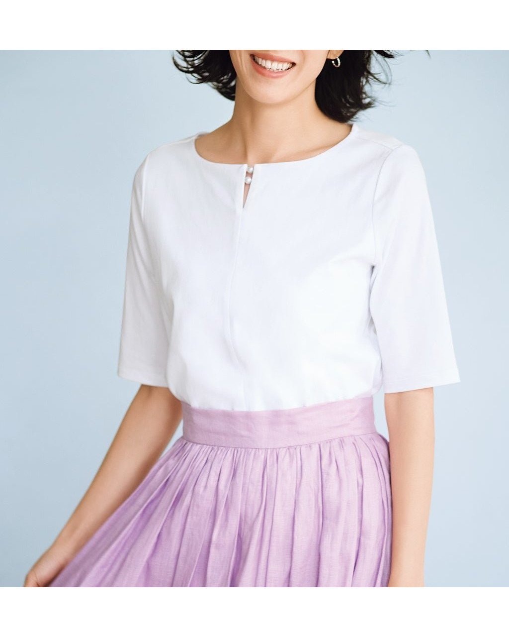 【ドゥクラッセ/DoCLASSE】のパールキーネック・5分袖/スーピマ・ドゥクラッセTシャツ 人気、トレンドファッション・服の通販 founy(ファニー) 　ファッション　Fashion　レディースファッション　Fashion for Women　トップス・カットソー　Cut & Sew Tops　シャツ・ブラウス・オフィスカジュアル　Elegant Blouses & Button-Ups　ロングTシャツ・Tシャツ　Longline T-Shirts & Tees　カットソー・ベーシックTシャツ　Cut-and-Sewn Tops / Stretch Tees & Basics　インナー　Innerwear　カットソー　Cut and Sewn Top　シンプル　Simple, Minimal　ジャケット　Jacket, Outerwear　ダブル　Double, Double-Breasted　デニム　Denim, Jeans Material　定番　Standard, Basic Item　なめらか　Smooth, Silky Texture　パール　Pearl, Pearl Accent　フロント　Front, Front Design　ベーシック　Basic, Essential　半袖　Short Sleeve, Half Sleeve　新作・新入荷　New Arrivals / New In　おすすめ　Recommended / Our Picks　夏　Summer　ビジネス 仕事 通勤　Business / Work / Commuting　 other-1|ID: prp329100004600869 ipo3291000000032711076