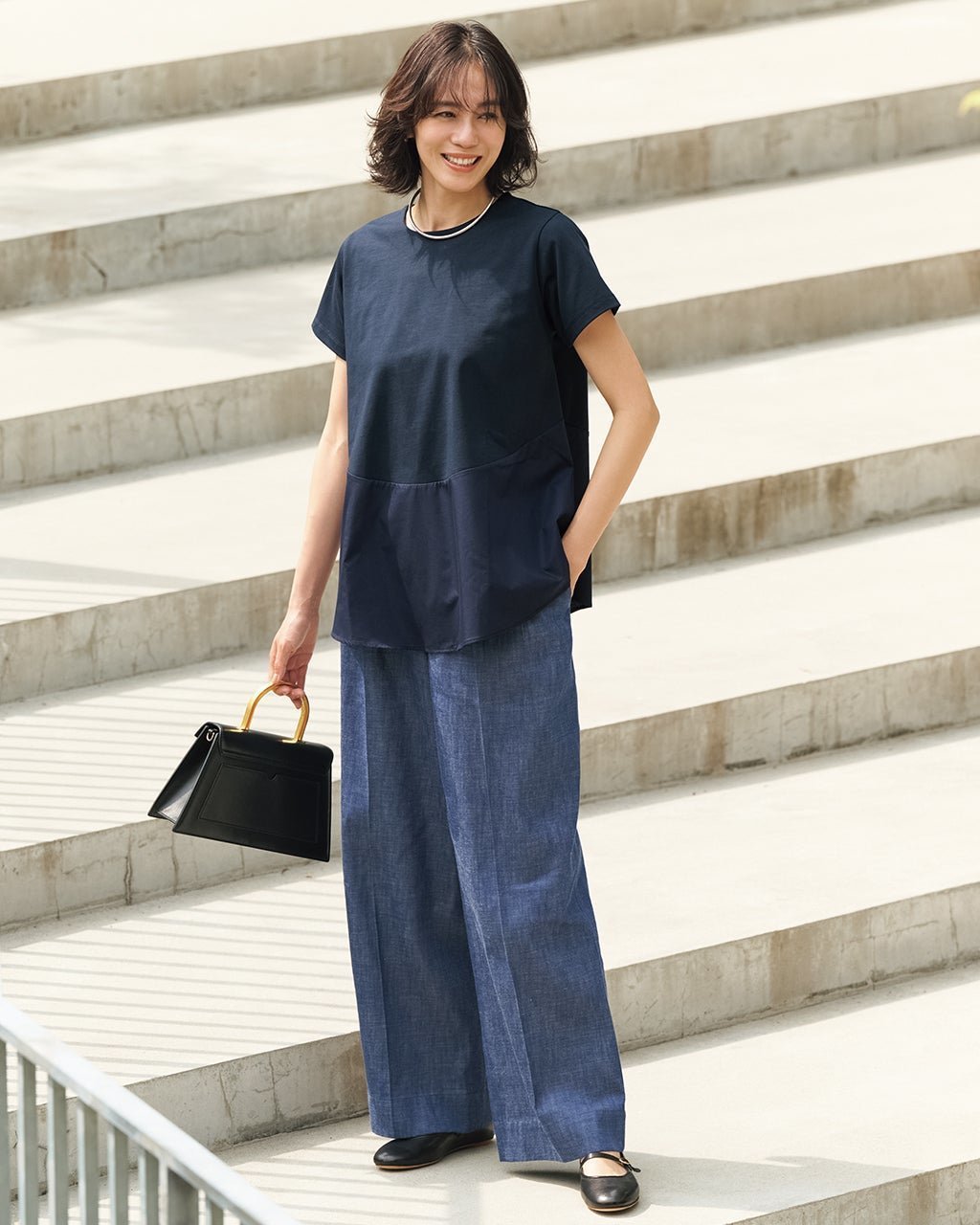 【ドゥクラッセ/DoCLASSE】の高密度シルコットン・異素材フレアトップス 人気、トレンドファッション・服の通販 founy(ファニー) 　ファッション　Fashion　レディースファッション　Fashion for Women　トップス・カットソー　Cut & Sew Tops　シャツ・ブラウス・オフィスカジュアル　Elegant Blouses & Button-Ups　ロングTシャツ・Tシャツ　Longline T-Shirts & Tees　カットソー・ベーシックTシャツ　Cut-and-Sewn Tops / Stretch Tees & Basics　新作・新入荷　New Arrivals / New In　カットソー　Cut and Sewn Top　シンプル　Simple, Minimal　フォルム　Silhouette, Form　夏　Summer　 other-1|ID: prp329100004600874 ipo3291000000032711106