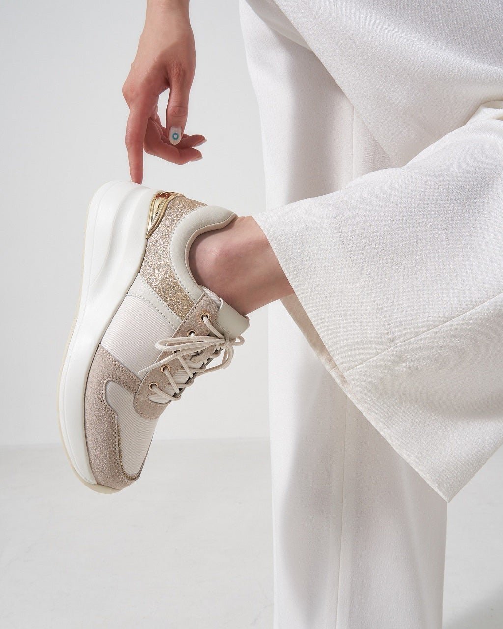 【フィットフィット/fitfit】のスタイルアップグリッタースニーカー インテリア・キッズ・メンズ・レディースファッション・服の通販 founy(ファニー) 　ファッション　Fashion　レディースファッション　Fashion for Women　インソール　Shoe Insole　エレガント 上品　Elegant　厚底　Platform Shoes　スニーカー　Sneakers, Trainers　ビジュー　Bijou, Jewel-like Accent　フィット　Fit, Slim Fit　フォルム　Silhouette, Form　メタル　Metal, Metal Parts　ラバー　Rubber, Rubber Sole　レース　Lace, Lace Fabric　新作・新入荷　New Arrivals / New In　おすすめ　Recommended / Our Picks　ラメベージュ|ID: prp329100004610038 ipo3291000000032979002