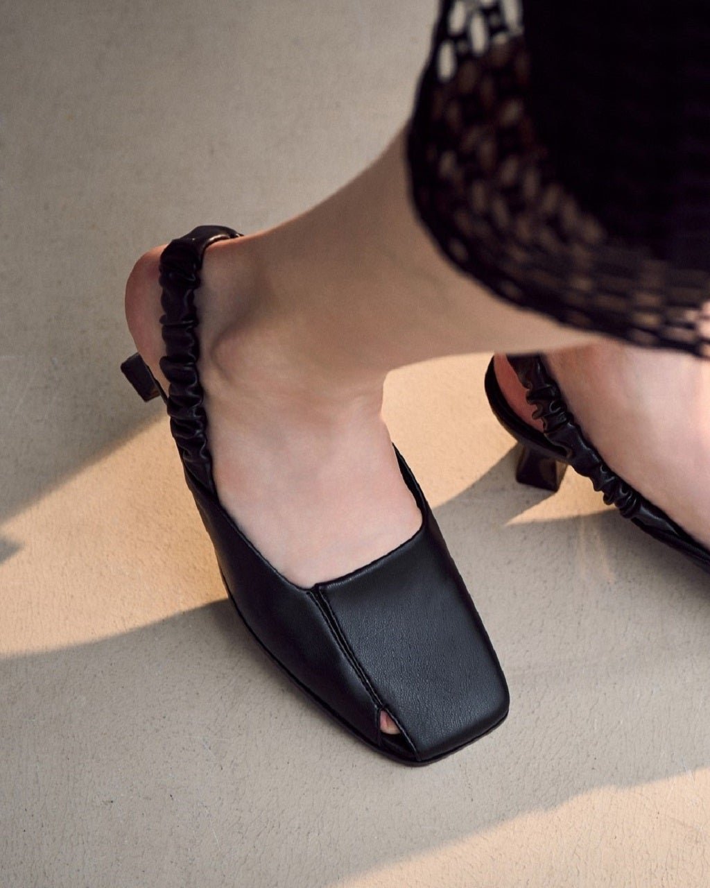 【フィットフィット/fitfit】のヒールカップシャーリングストラップシューズ インテリア・キッズ・メンズ・レディースファッション・服の通販 founy(ファニー) 　ファッション　Fashion　レディースファッション　Fashion for Women　アシンメトリー　Asymmetrical Style　インソール　Shoe Insole　エレガント 上品　Elegant　サンダル　Sandals, Summer Shoes　シャーリング　Shirring, Ruched　フィット　Fit, Slim Fit　ワイド　Wide, Wide Fit　ブラック|ID: prp329100004610039 ipo3291000000032979005
