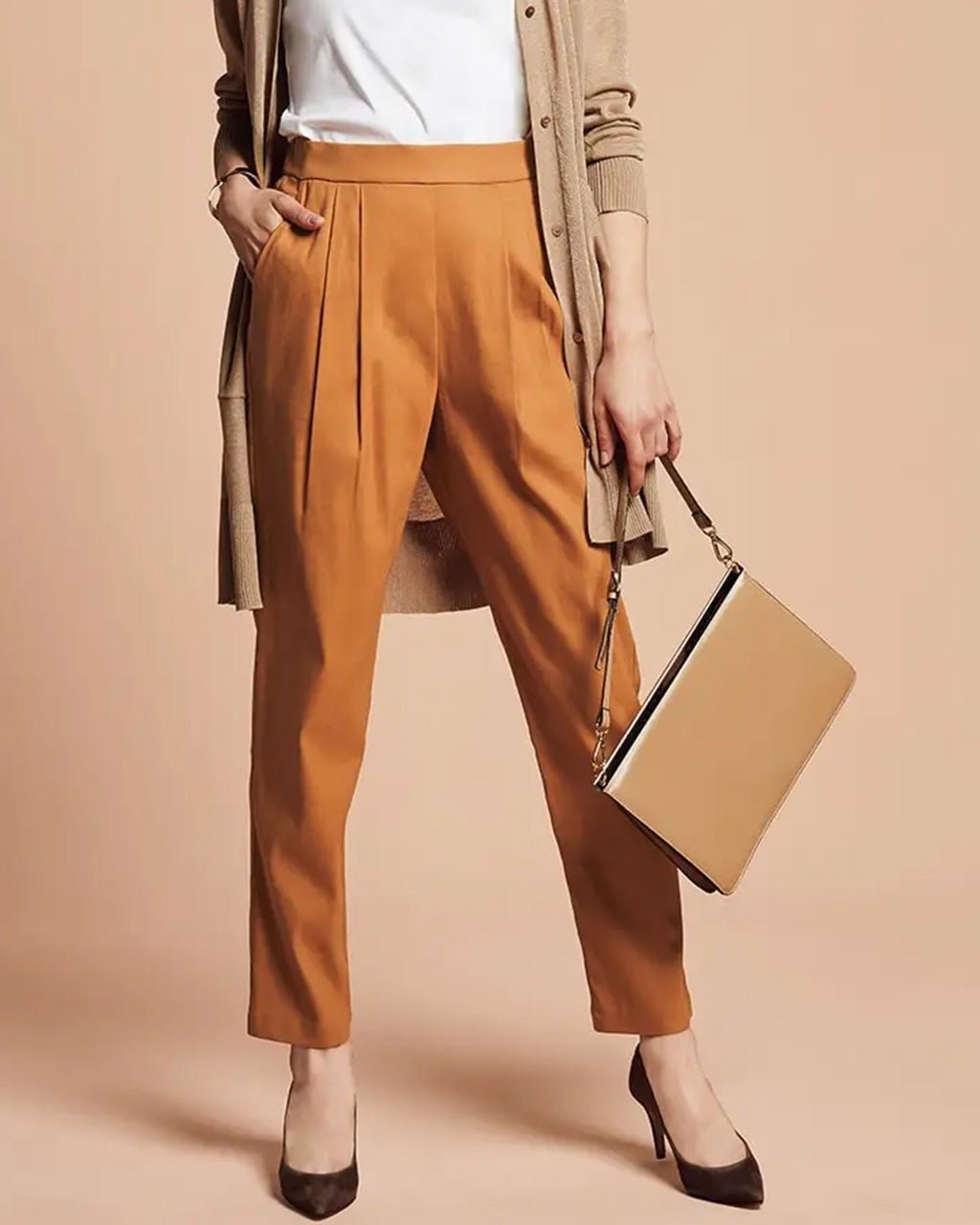 【ドゥクラッセ/DoCLASSE】の麻ストレッチ・タックテーパード インテリア・キッズ・メンズ・レディースファッション・服の通販 founy(ファニー) 　ファッション　Fashion　レディースファッション　Fashion for Women　パンツ　Pants & Trousers　ストレッチ　Stretch, Stretchy Fabric　フロント　Front, Front Design　ベスト　Vest, Waistcoat　夏　Summer　テラコッタ|ID: prp329100004626585 ipo3291000000033247885