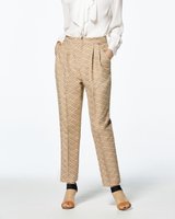 【ドゥクラッセ/DoCLASSE】のヴィンテージジャカード・テーパードパンツ 人気、トレンドファッション・服の通販 founy(ファニー) ファッション Fashion レディースファッション Fashion for Women パンツ Pants & Trousers なめらか Smooth, Silky Texture グラフィック Graphic, Graphic Design ジャカード／ジャガード Jacquard, Woven Pattern ジュエリー Jewelry, Accessories パターン Pattern, Design Print |ID:prp329100004627820