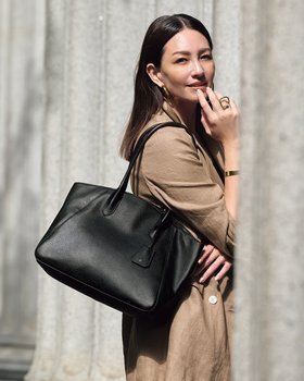 【ドゥクラッセ/DoCLASSE】 本革・エアートートバッグ人気、トレンドファッション・服の通販 founy(ファニー) ファッション Fashion レディースファッション Fashion for Women バッグ Bags レイングッズ・傘・晴雨兼用傘 Umbrellas & Rain Gear シンプル Simple, Minimal 定番 Standard, Basic Item フィット Fit, Slim Fit フォルム Silhouette, Form ポケット Pocket, Pocket Detail 日傘 Parasol, UV Umbrella |ID:prp329100004630996