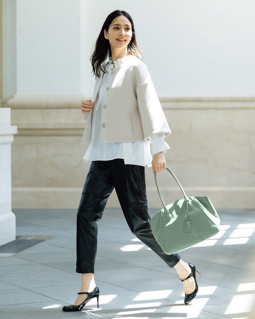 【ドゥクラッセ/DoCLASSE】の本革・エアートートバッグM インテリア・キッズ・メンズ・レディースファッション・服の通販 founy(ファニー) ファッション Fashion レディースファッション Fashion for Women バッグ Bags レイングッズ・傘・晴雨兼用傘 Umbrellas & Rain Gear イエロー Yellow 軽量 Lightweight, Ultra Light 人気 Popular, Best Seller フォーム Form 日傘 Parasol, UV Umbrella リバーシブル Reversible, Two-Sided ミントグリーン|ID: prp329100004630996 ipo3291000000035494740