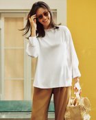 【ドゥクラッセ/DoCLASSE】のジョーゼット・フォルムブラウス 人気、トレンドファッション・服の通販 founy(ファニー) ファッション Fashion レディースファッション Fashion for Women トップス・カットソー Cut & Sew Tops シャツ・ブラウス・オフィスカジュアル Elegant Blouses & Button-Ups 新作・新入荷 New Arrivals / New In なめらか Smooth, Silky Texture カフス Cuff Design ジョーゼット Georgette, Semi-Sheer Fabric スタイリッシュ Stylish, Fashionable フォルム Silhouette, Form ラウンド Round, Round Neck thumbnail オフホワイト|ID: prp329100004631765 ipo3291000000033332209