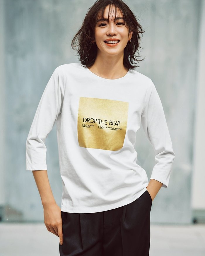【ドゥクラッセ/DoCLASSE】のメタリックデザインTシャツ/7分袖 インテリア・キッズ・メンズ・レディースファッション・服の通販 founy(ファニー) https://founy.com/ ファッション Fashion レディースファッション Fashion for Women トップス・カットソー Cut & Sew Tops シャツ・ブラウス・オフィスカジュアル Elegant Blouses & Button-Ups ロングTシャツ・Tシャツ Longline T-Shirts & Tees カットソー・ベーシックTシャツ Cut-and-Sewn Tops / Stretch Tees & Basics 新作・新入荷 New Arrivals / New In なめらか Smooth, Silky Texture カットソー Cut and Sewn Top カーディガン Cardigan, Knitwear グラフィック Graphic, Graphic Design ジャケット Jacket, Outerwear プリント Print, Printed Pattern ロング Long, Long-Length エレガント 上品 Elegant |ID: prp329100004638402 ipo3291000000033430892