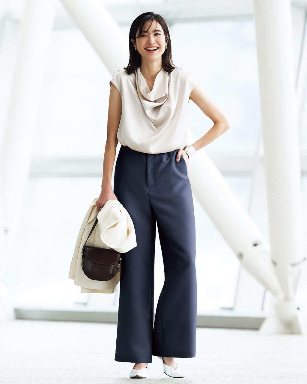 【ドゥクラッセ/DoCLASSE】のグロッシーダブルクロス・ワイドパンツ 人気、トレンドファッション・服の通販 founy(ファニー) 　ファッション　Fashion　レディースファッション　Fashion for Women　パンツ　Pants & Trousers　エレガント 上品　Elegant　ダブル　Double, Double-Breasted　テーパード　Tapered, Tapered Pants　ドレス　Dress, One-Piece　フィット　Fit, Slim Fit　フロント　Front, Front Design　ポケット　Pocket, Pocket Detail　リラックス　Relax, Relaxed Fit　ワイド　Wide, Wide Fit　新作・新入荷　New Arrivals / New In　ビジネス 仕事 通勤　Business / Work / Commuting　 other-1|ID: prp329100004638410 ipo3291000000033430957