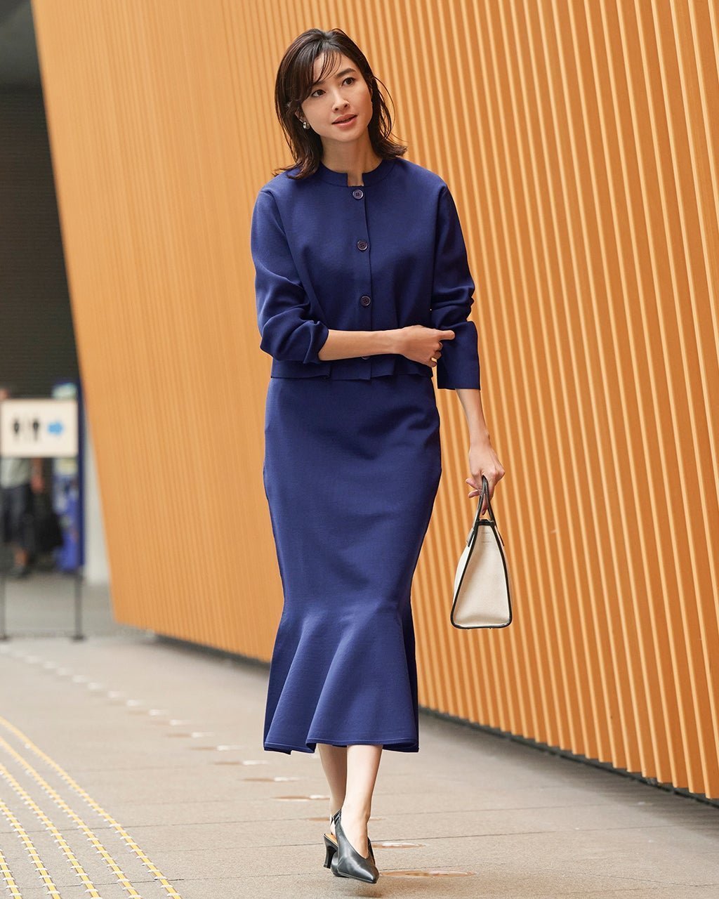 【ドゥクラッセ/DoCLASSE】の構築ニット・マーメイドスカート インテリア・キッズ・メンズ・レディースファッション・服の通販 founy(ファニー) 　ファッション　Fashion　レディースファッション　Fashion for Women　スカート　Skirts　新作・新入荷　New Arrivals / New In　タイトスカート　Pencil Skirt, Tight Skirt　フレア　Flare, Flared　ペプラム　Peplum, Flared Hem　マーメイド　Mermaid, Fishtail Silhouette　ネイビー|ID: prp329100004638420 ipo3291000000033431025