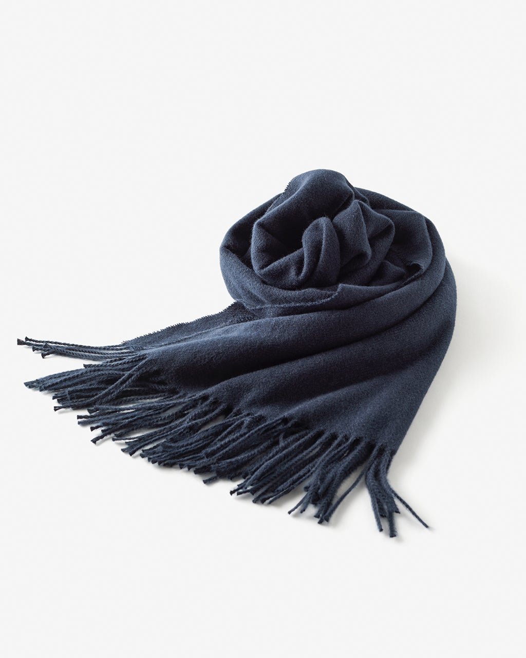 【ドゥクラッセ/DoCLASSE】のカシミヤタッチ・エアリーストール インテリア・キッズ・メンズ・レディースファッション・服の通販 founy(ファニー) ファッション Fashion レディースファッション Fashion for Women ストール Soft & Warm Scarves レイングッズ・傘・晴雨兼用傘 Umbrellas & Rain Gear ストール Stole, Wrap フリンジ Fringe, Tassel 定番 Standard, Basic Item 日傘 Parasol, UV Umbrella ネイビー|ID: prp329100004665329 ipo3291000000033746904