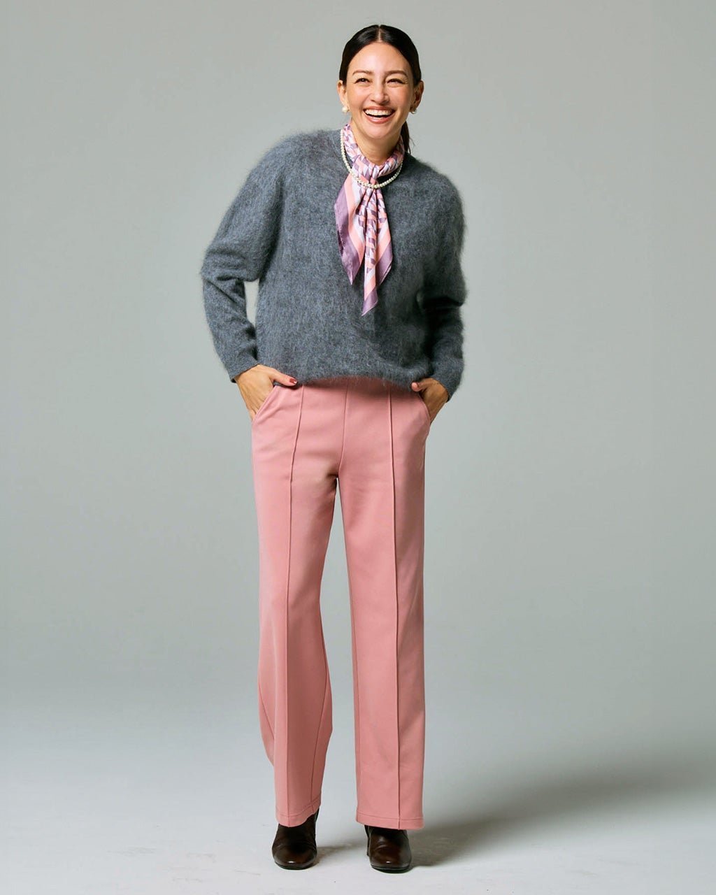 【ドゥクラッセ/DoCLASSE】のプレシャスウォームN・セミワイド/69cm インテリア・キッズ・メンズ・レディースファッション・服の通販 founy(ファニー) 　ファッション　Fashion　レディースファッション　Fashion for Women　パンツ　Pants & Trousers　秋　Autumn　カットソー　Cut and Sewn Top　ジョーゼット　Georgette, Semi-Sheer Fabric　ストレッチ　Stretch, Stretchy Fabric　スニーカー　Sneakers, Trainers　スマート　Smart, Elegant　センター　Center, Center Line　人気　Popular, Best Seller　ワイド　Wide, Wide Fit　冬　Winter / This Winter　A/W・秋冬　Autumn/Winter　ビジネス 仕事 通勤　Business / Work / Commuting　ダスティーピンク|ID: prp329100004665337 ipo3291000000034465047