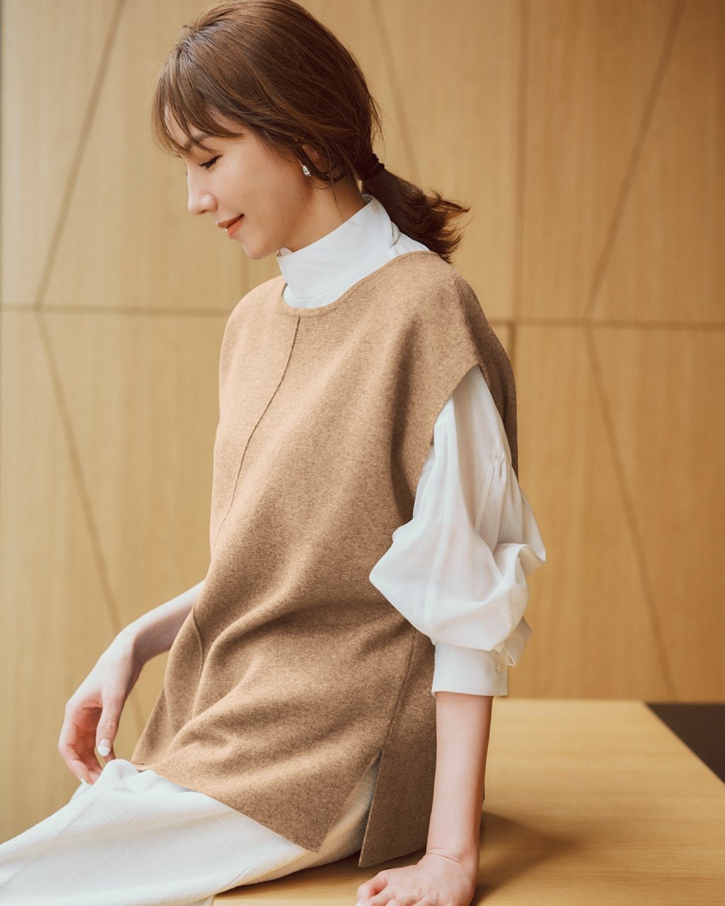 【ドゥクラッセ/DoCLASSE】のミラノリブ・バックパールニットベスト インテリア・キッズ・メンズ・レディースファッション・服の通販 founy(ファニー) 　ファッション　Fashion　レディースファッション　Fashion for Women　アウター　Coat / Outerwear Collection　レディースジャケット・軽アウター　Jackets　新作・新入荷　New Arrivals / New In　ジャケット　Jacket, Outerwear　パイピング　Piping, Trim Design　パール　Pearl, Pearl Accent　フロント　Front, Front Design　ベスト　Vest, Waistcoat　ミラノリブ　Milano Rib, Milano Stitch　ビジネス 仕事 通勤　Business / Work / Commuting　ベージュ|ID: prp329100004665351 ipo3291000000033747001