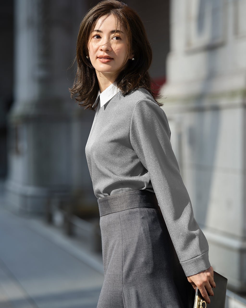 【ドゥクラッセ/DoCLASSE】のグラシエツイル・2WAY衿ブラウス インテリア・キッズ・メンズ・レディースファッション・服の通販 founy(ファニー) 　ファッション　Fashion　レディースファッション　Fashion for Women　トップス・カットソー　Cut & Sew Tops　シャツ・ブラウス・オフィスカジュアル　Elegant Blouses & Button-Ups　新作・新入荷　New Arrivals / New In　オケージョン　Occasion Wear　シンプル　Simple, Minimal　トレンド　Trend, Trending Now　今季　This Season, Current Season　ビジネス 仕事 通勤　Business / Work / Commuting　洗える　Machine Washable　グレー|ID: prp329100004665386 ipo3291000000033747150