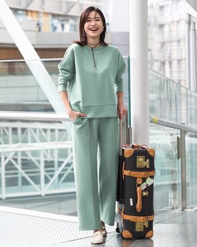 【ドゥクラッセ/DoCLASSE】のライトダンボールニット・セミワイドパンツ 人気、トレンドファッション・服の通販 founy(ファニー) ファッション Fashion レディースファッション Fashion for Women パンツ Pants & Trousers カットソー Cut and Sewn Top コンパクト Compact, Small Size セットアップ Set-Up, Coordinated Outfit センター Center, Center Line なめらか Smooth, Silky Texture バランス Balance, Style Balance エレガント 上品 Elegant |ID:prp329100004665394