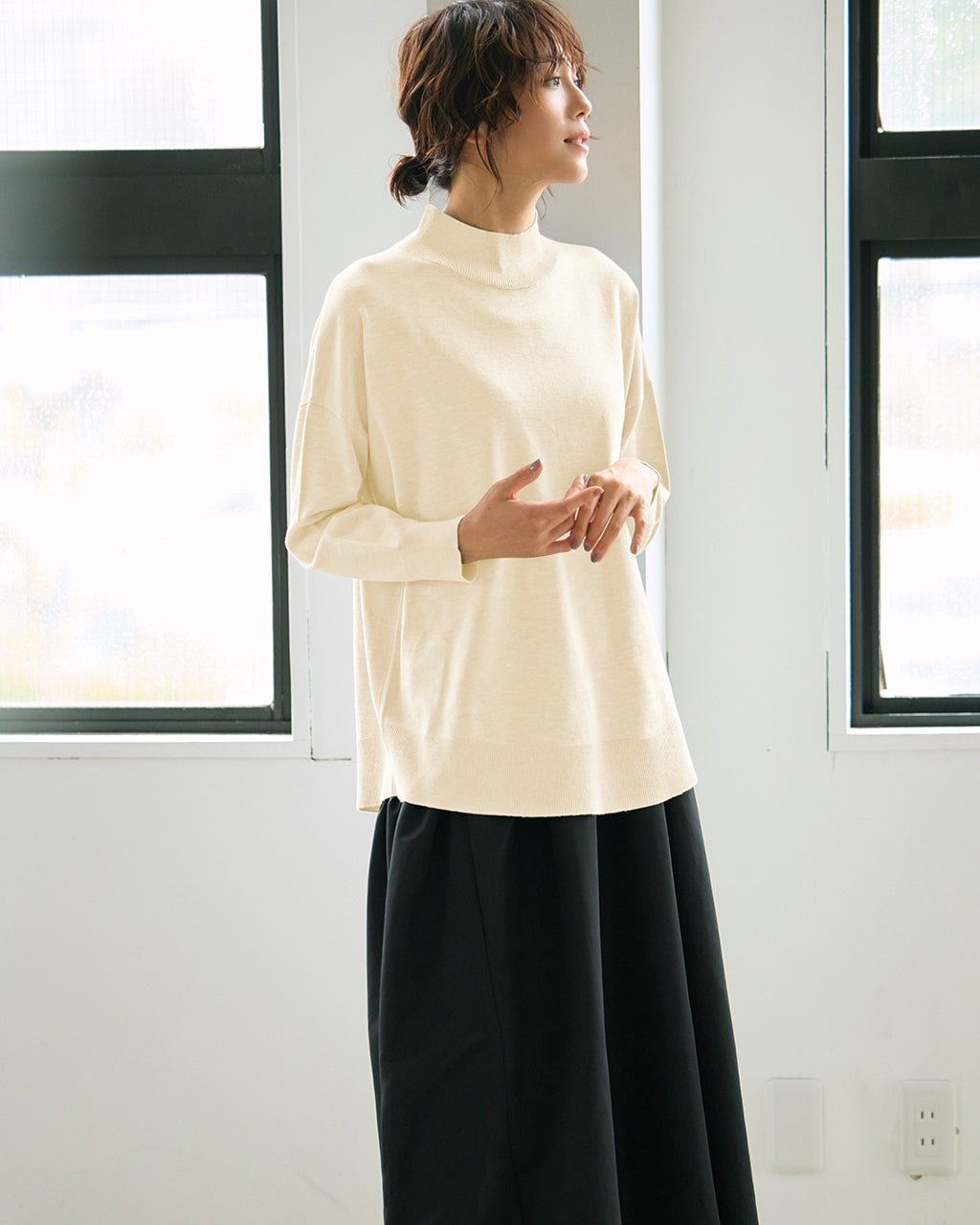 【ドゥクラッセ/DoCLASSE】のハイネック・ドロップショルダーニット インテリア・キッズ・メンズ・レディースファッション・服の通販 founy(ファニー) 　ファッション　Fashion　レディースファッション　Fashion for Women　トップス・カットソー　Cut & Sew Tops　ニット　Knit Tops & Sweaters　新作・新入荷　New Arrivals / New In　インナー　Innerwear　シェイプ　Shape, Slim Fit　チュニック　Tunic, Long Top　ハイネック　High Neck, Mock Neck　ラウンド　Round, Round Neck　オフホワイト|ID: prp329100004665400 ipo3291000000033747223