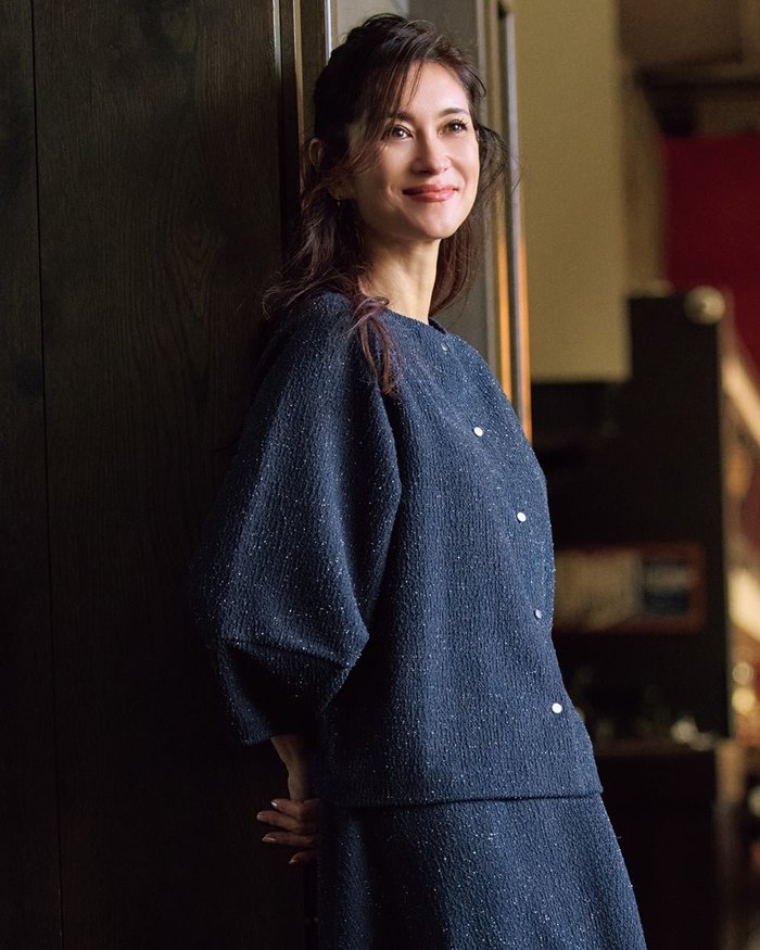 【ドゥクラッセ/DoCLASSE】のストレッチラメジャカード・2WAYプルオーバー インテリア・キッズ・メンズ・レディースファッション・服の通販 founy(ファニー) https://founy.com/ ファッション Fashion レディースファッション Fashion for Women トップス・カットソー Cut & Sew Tops シャツ・ブラウス・オフィスカジュアル Elegant Blouses & Button-Ups ロングTシャツ・Tシャツ Longline T-Shirts & Tees カジュアルプルオーバー・ニットトップス Pullovers & Knit Tops / Casual Pullovers カットソー・ベーシックTシャツ Cut-and-Sewn Tops / Stretch Tees & Basics カットソー Cut and Sewn Top カーディガン Cardigan, Knitwear ストレッチ Stretch, Stretchy Fabric ラグジュアリー Luxury, Elegant |ID: prp329100004665488 ipo3291000000036160057