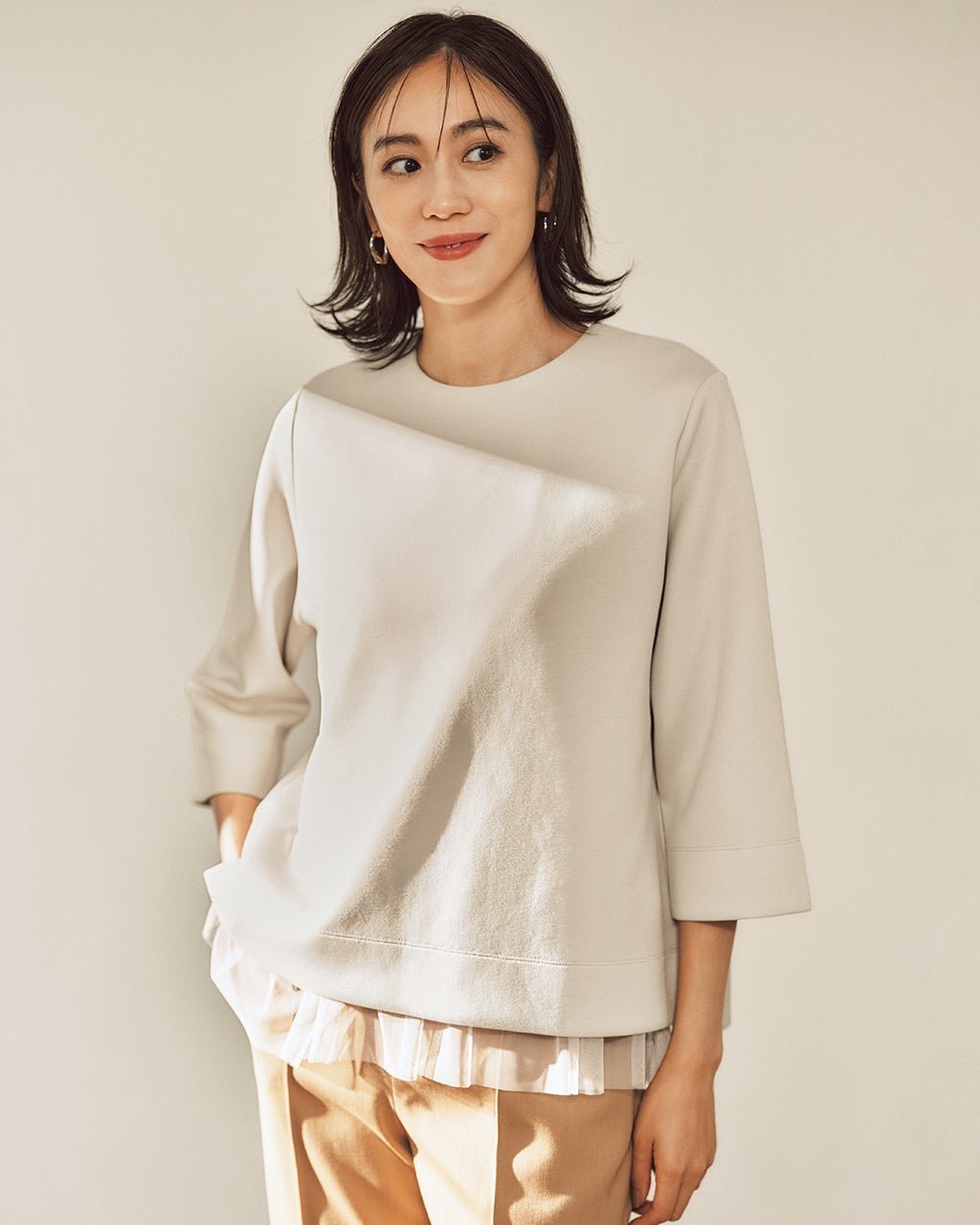 【ドゥクラッセ/DoCLASSE】のライトダンボールニット・レイヤードトップス 人気、トレンドファッション・服の通販 founy(ファニー) 　ファッション　Fashion　レディースファッション　Fashion for Women　トップス・カットソー　Cut & Sew Tops　ニット　Knit Tops & Sweaters　シャツ・ブラウス・オフィスカジュアル　Elegant Blouses & Button-Ups　ロングTシャツ・Tシャツ　Longline T-Shirts & Tees　カットソー・ベーシックTシャツ　Cut-and-Sewn Tops / Stretch Tees & Basics　新作・新入荷　New Arrivals / New In　カットソー　Cut and Sewn Top　サテン　Satin, Glossy Fabric　タンク　Tank Top, Sleeveless Top　チュール　Tulip, Tulip Motif　ワイド　Wide, Wide Fit　 other-1|ID: prp329100004665566 ipo3291000000033747541