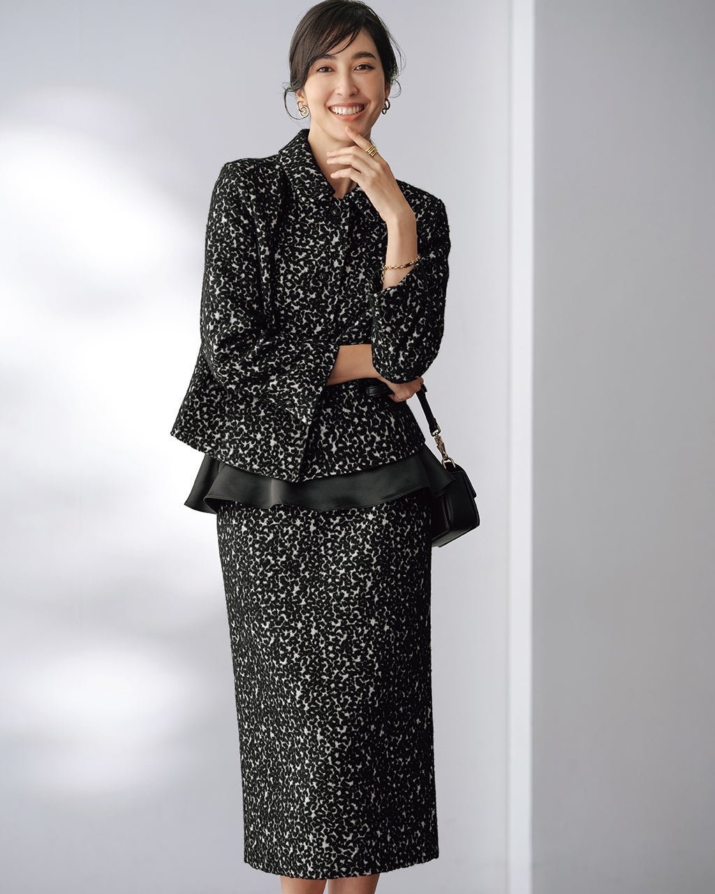 【ドゥクラッセ/DoCLASSE】のレオパードジャカード・2WAYペプラムスカート 人気、トレンドファッション・服の通販 founy(ファニー) 　ファッション　Fashion　レディースファッション　Fashion for Women　スカート　Skirts　シャイニー　Shiny, Glossy Finish　シンプル　Simple, Minimal　ジャカード／ジャガード　Jacquard, Woven Pattern　ジャケット　Jacket, Outerwear　スタイリッシュ　Stylish, Fashionable　ストレート　Straight, Straight Cut　セットアップ　Set-Up, Coordinated Outfit　フリル　Frill, Ruffle　プリント　Print, Printed Pattern　ペプラム　Peplum, Flared Hem　モノトーン　Monotone, Black and White　レオパード　Leopard, Animal Print　 other-1|ID: prp329100004665600 ipo3291000000033747597