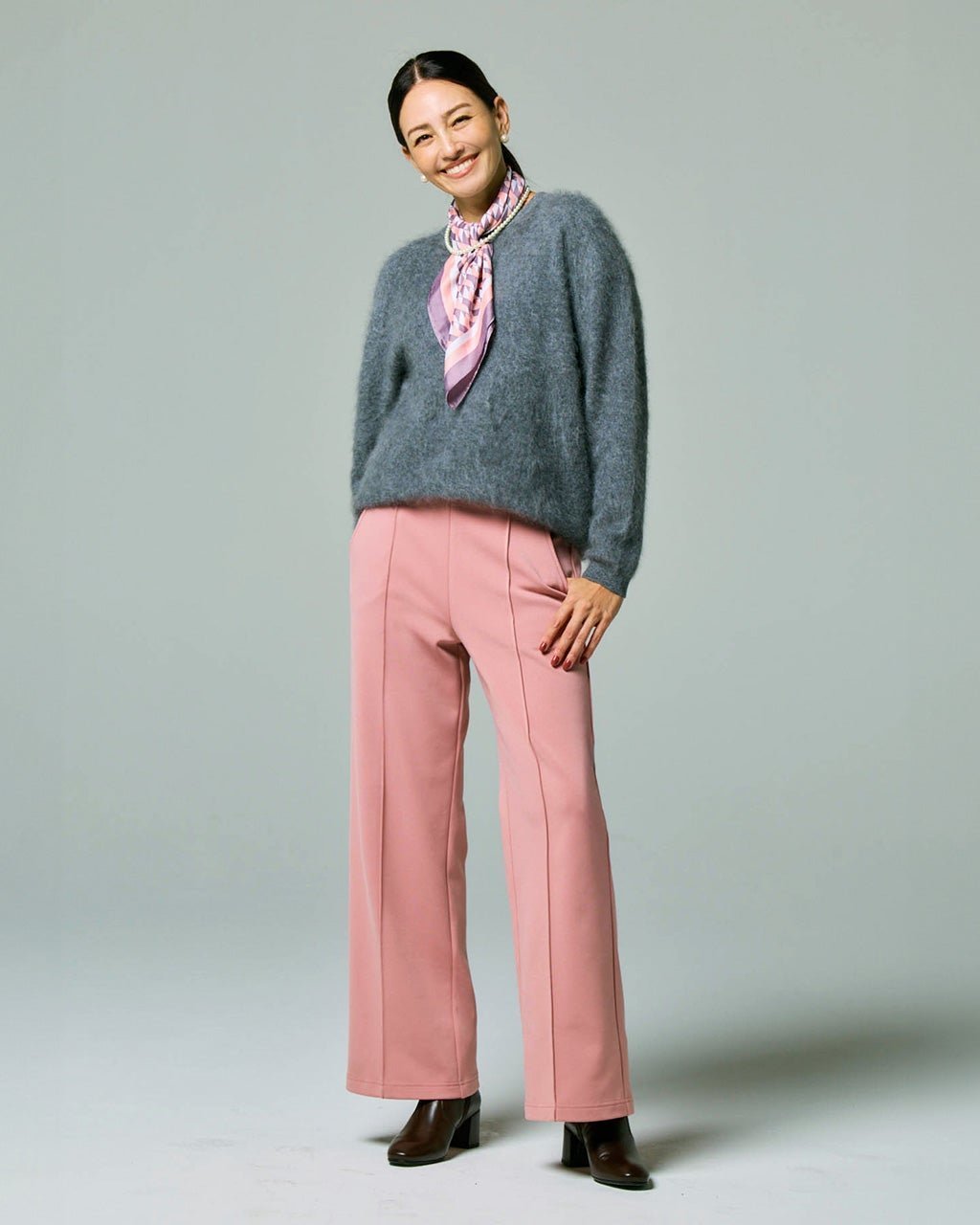 【ドゥクラッセ/DoCLASSE】のプレシャスウォームN・セミワイド/64cm インテリア・キッズ・メンズ・レディースファッション・服の通販 founy(ファニー) 　ファッション　Fashion　レディースファッション　Fashion for Women　パンツ　Pants & Trousers　秋　Autumn　カットソー　Cut and Sewn Top　ジョーゼット　Georgette, Semi-Sheer Fabric　ストレッチ　Stretch, Stretchy Fabric　ストレート　Straight, Straight Cut　スニーカー　Sneakers, Trainers　スマート　Smart, Elegant　センター　Center, Center Line　人気　Popular, Best Seller　ワイド　Wide, Wide Fit　冬　Winter / This Winter　A/W・秋冬　Autumn/Winter　ビジネス 仕事 通勤　Business / Work / Commuting　ダスティーピンク|ID: prp329100004665614 ipo3291000000034465060