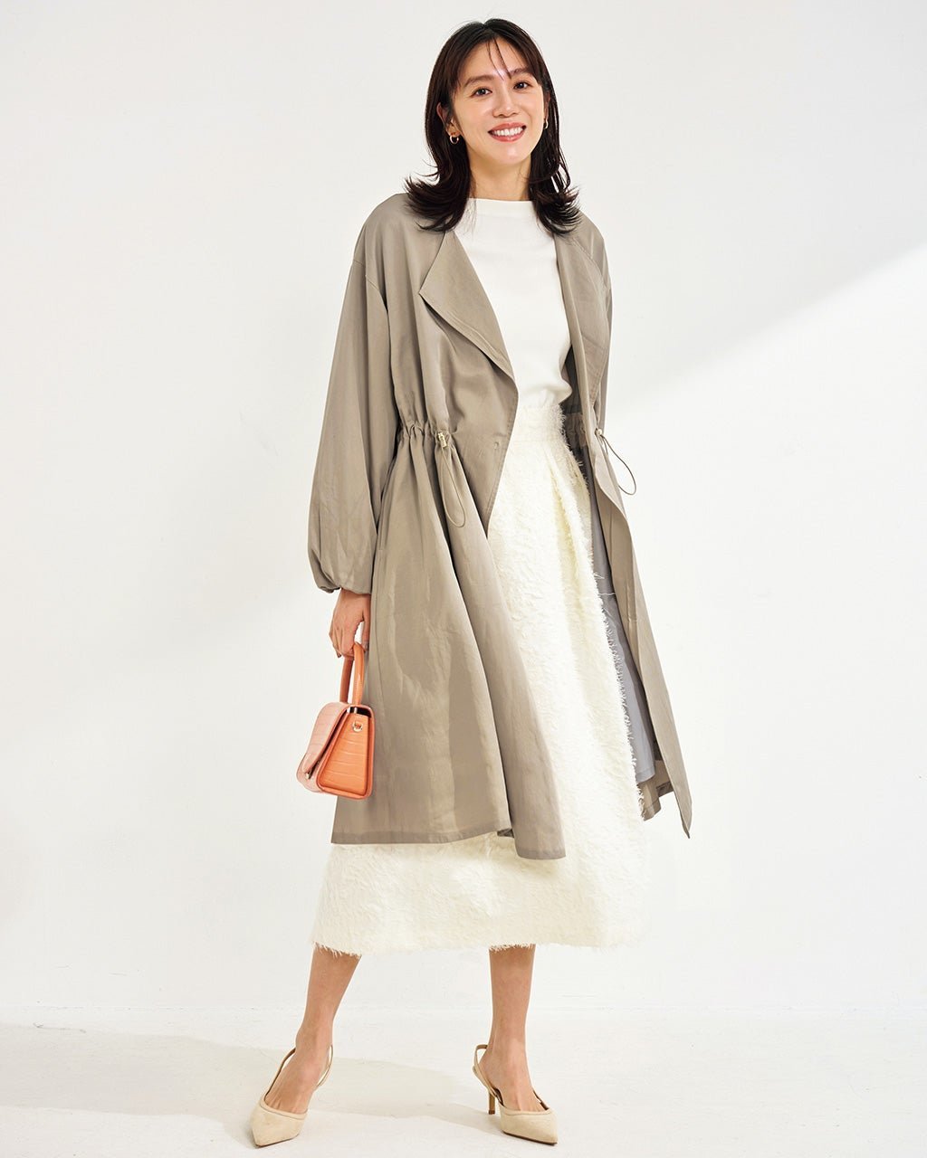 【ドゥクラッセ/DoCLASSE】のノーカラー・ドロストギャザーコート 人気、トレンドファッション・服の通販 founy(ファニー) 　ファッション　Fashion　レディースファッション　Fashion for Women　アウター　Coat / Outerwear Collection　コート・ロングコート・ピーコート　Long Coats, Peacoats & More　なめらか　Smooth, Silky Texture　ギャザー　Gathered, Ruffled　スピンドル　Spindle, Drawcord　スリーブ　Sleeve, Long Sleeve / Short Sleeve　ツイル　Twist, Twisted Detail　フィット　Fit, Slim Fit　フレア　Flare, Flared　人気　Popular, Best Seller　秋　Autumn　 other-1|ID: prp329100004665630 ipo3291000000036160065