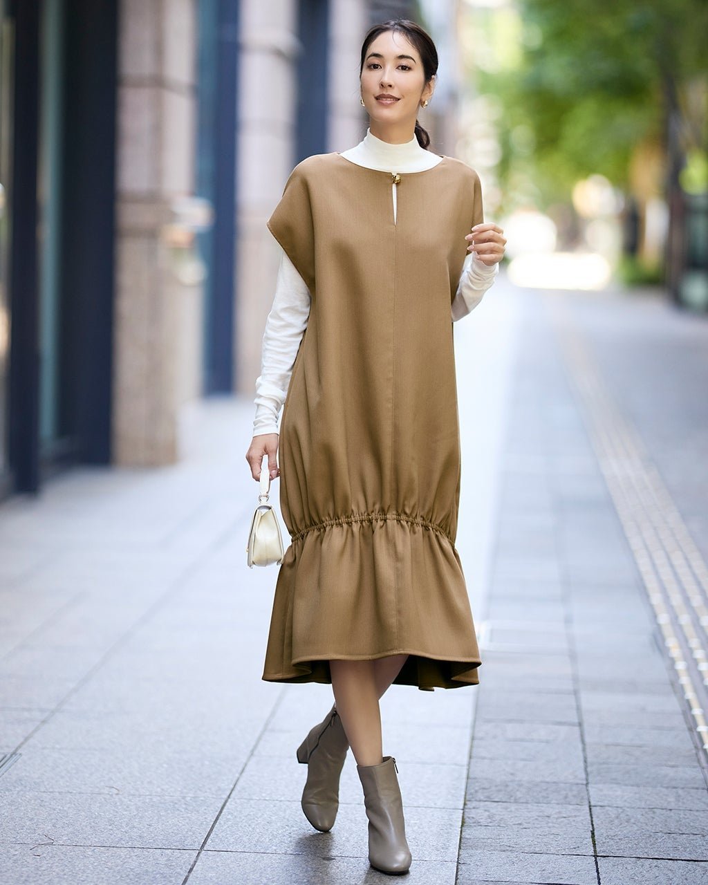 【ドゥクラッセ/DoCLASSE】の二重織ストレッチ・コクーンワンピース インテリア・キッズ・メンズ・レディースファッション・服の通販 founy(ファニー) 　ファッション　Fashion　レディースファッション　Fashion for Women　ワンピース　Dresses　新作・新入荷　New Arrivals / New In　インナー　Innerwear　カットソー　Cut and Sewn Top　ギャザー　Gathered, Ruffled　セットアップ　Set-Up, Coordinated Outfit　タートル　Turtleneck, Turtle Collar　フォルム　Silhouette, Form　ロング　Long, Long-Length　秋　Autumn　キャメル|ID: prp329100004665647 ipo3291000000033747678