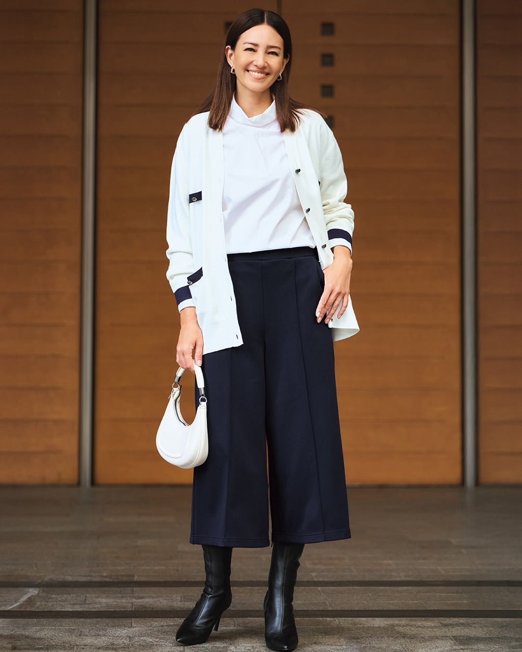 【ドゥクラッセ/DoCLASSE】のプレシャスウォームN・ワイドクロップド 人気、トレンドファッション・服の通販 founy(ファニー) 　ファッション　Fashion　レディースファッション　Fashion for Women　パンツ　Pants & Trousers　秋　Autumn　カットソー　Cut and Sewn Top　キュロット　Culottes, Wide Shorts　今季　This Season, Current Season　ジョーゼット　Georgette, Semi-Sheer Fabric　ストレッチ　Stretch, Stretchy Fabric　スマート　Smart, Elegant　センター　Center, Center Line　人気　Popular, Best Seller　ワイド　Wide, Wide Fit　冬　Winter / This Winter　A/W・秋冬　Autumn/Winter　ビジネス 仕事 通勤　Business / Work / Commuting　 other-1|ID: prp329100004665737 ipo3291000000034971844