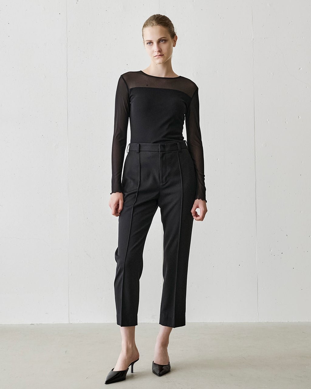 【ドゥクラッセ/DoCLASSE】のヴァージンウール混・シガレットパンツ 人気、トレンドファッション・服の通販 founy(ファニー) 　ファッション　Fashion　レディースファッション　Fashion for Women　パンツ　Pants & Trousers　新作・新入荷　New Arrivals / New In　スマート　Smart, Elegant　スリム　Slim, Slim Fit　センター　Center, Center Line　ポケット　Pocket, Pocket Detail　ミックス　Mix, Mixed Style　 other-1|ID: prp329100004686769 ipo3291000000034943203