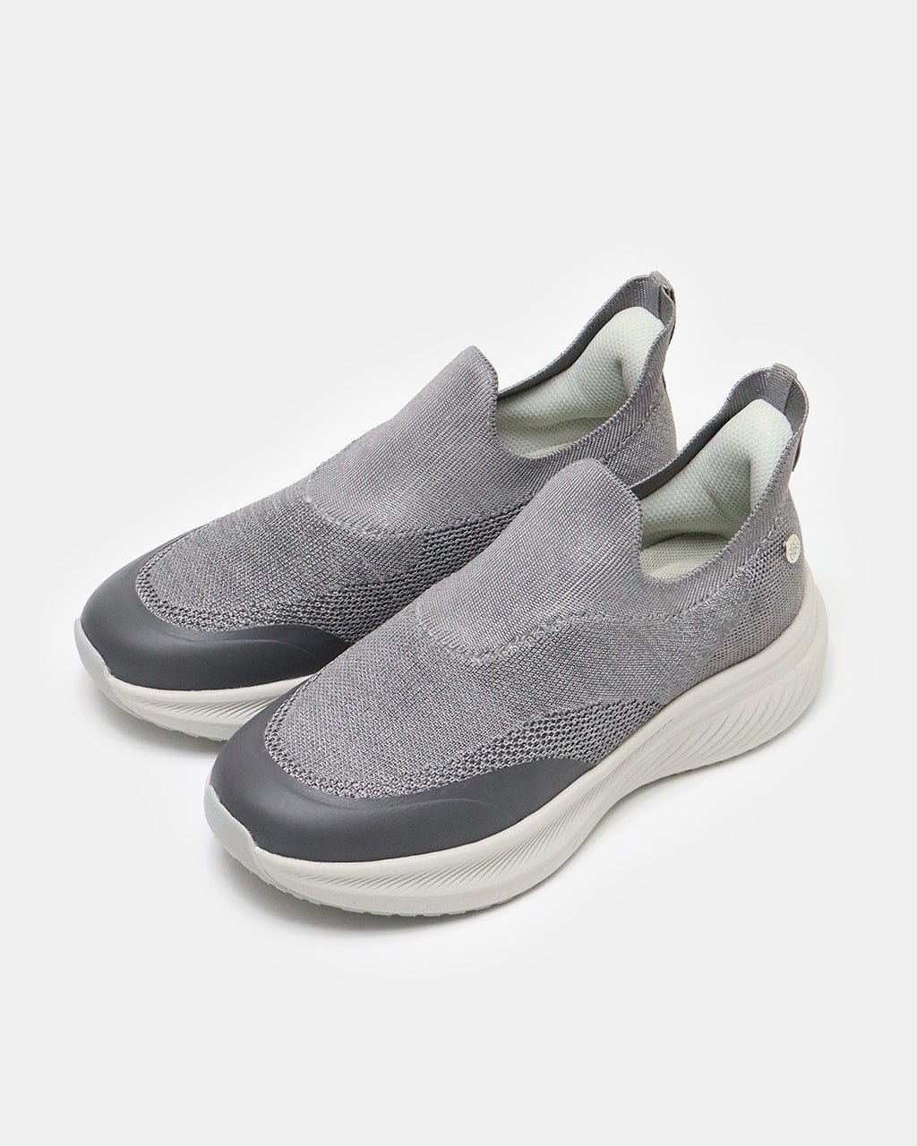 【フィットフィット/fitfit】の透湿防水スリッポンスニーカー550 インテリア・キッズ・メンズ・レディースファッション・服の通販 founy(ファニー) 　ファッション　Fashion　レディースファッション　Fashion for Women　インソール　Shoe Insole　クッション　Cushion, Throw Pillow　抗菌　Antibacterial, Bacteria-Resistant　軽量　Lightweight, Ultra Light　シューズ　Shoes, Footwear　シンプル　Simple, Minimal　スタイリッシュ　Stylish, Fashionable　スニーカー　Sneakers, Trainers　トレンド　Trend, Trending Now　フィット　Fit, Slim Fit　メタル　Metal, Metal Parts　メッシュ　Mesh, Net Fabric　ラバー　Rubber, Rubber Sole　リラックス　Relax, Relaxed Fit　ワイド　Wide, Wide Fit　新作・新入荷　New Arrivals / New In　エレガント 上品　Elegant　グレー|ID: prp329100004688299 ipo3291000000033856278