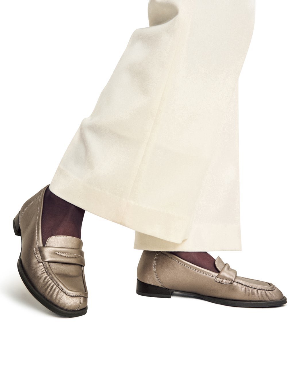 【フィットフィット/fitfit】のソフトレザーローファー810 インテリア・キッズ・メンズ・レディースファッション・服の通販 founy(ファニー) 　ファッション　Fashion　レディースファッション　Fashion for Women　クッション　Cushion, Throw Pillow　クラシック　Classic, Timeless Style　抗菌　Antibacterial, Bacteria-Resistant　軽量　Lightweight, Ultra Light　シューズ　Shoes, Footwear　バランス　Balance, Style Balance　フィット　Fit, Slim Fit　フラット　Flat, Flat Shoes　プリーツ　Pleats, Pleated　メッシュ　Mesh, Net Fabric　ラバー　Rubber, Rubber Sole　エレガント 上品　Elegant　ブロンズ|ID: prp329100004688303 ipo3291000000035799674