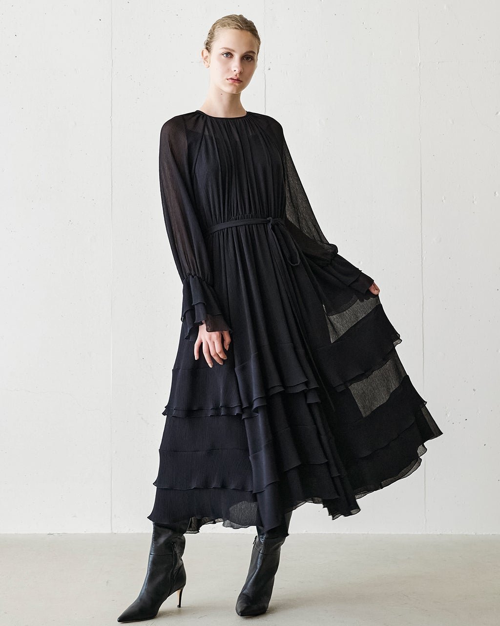 【ドゥクラッセ/DoCLASSE】のクレープジョーゼット・フリルティアードドレス 人気、トレンドファッション・服の通販 founy(ファニー) 　ファッション　Fashion　レディースファッション　Fashion for Women　ワンピース　Dresses　フォーマル・パーティードレス・結婚式用ドレス　Elegant & Casual Dresses　新作・新入荷　New Arrivals / New In　ギャザー　Gathered, Ruffled　シフォン　Chiffon, Lightweight Fabric　シルク　Silk, 100% Silk　フリル　Frill, Ruffle　ボヘミアン　Bohemian, Ethnic Style　ロマンティック　Romantic, Feminine Style　ロング　Long, Long-Length　夏　Summer　春　Spring　S/S・春夏　SS, Spring/Summer, Warm Season　A/W・秋冬　Autumn/Winter　 other-1|ID: prp329100004697141 ipo3291000000033919471