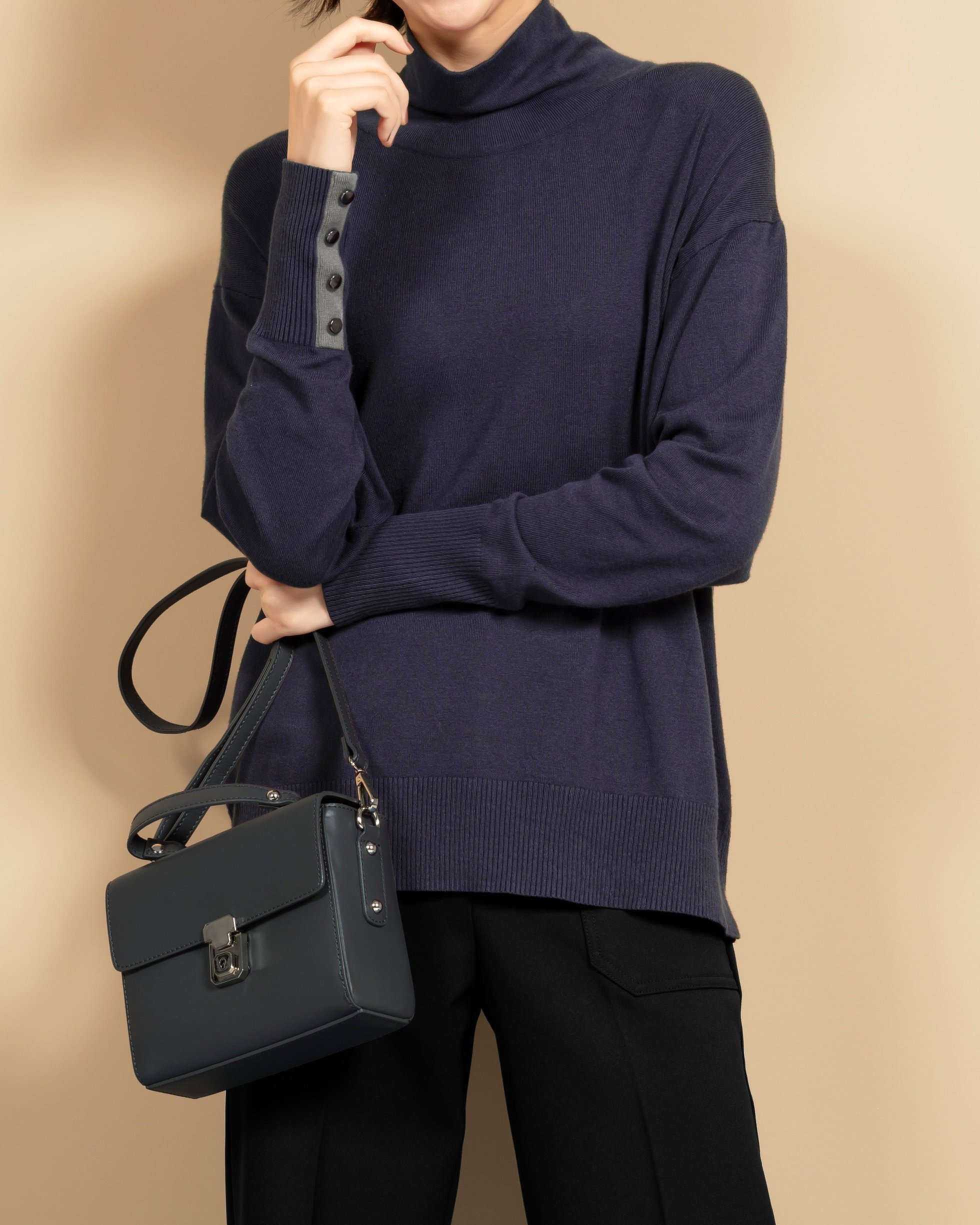【ドゥクラッセ/DoCLASSE】のなめらかヤーン・ハイネック配色ニット 人気、トレンドファッション・服の通販 founy(ファニー) 　ファッション　Fashion　レディースファッション　Fashion for Women　トップス・カットソー　Cut & Sew Tops　ニット　Knit Tops & Sweaters　なめらか　Smooth, Silky Texture　アクセサリー　Fashion Accessories　セーター　Sweater, Knitwear　トレンド　Trend, Trending Now　ハイネック　High Neck, Mock Neck　ワイド　Wide, Wide Fit　エレガント 上品　Elegant　 other-1|ID: prp329100004716993 ipo3291000000034080822