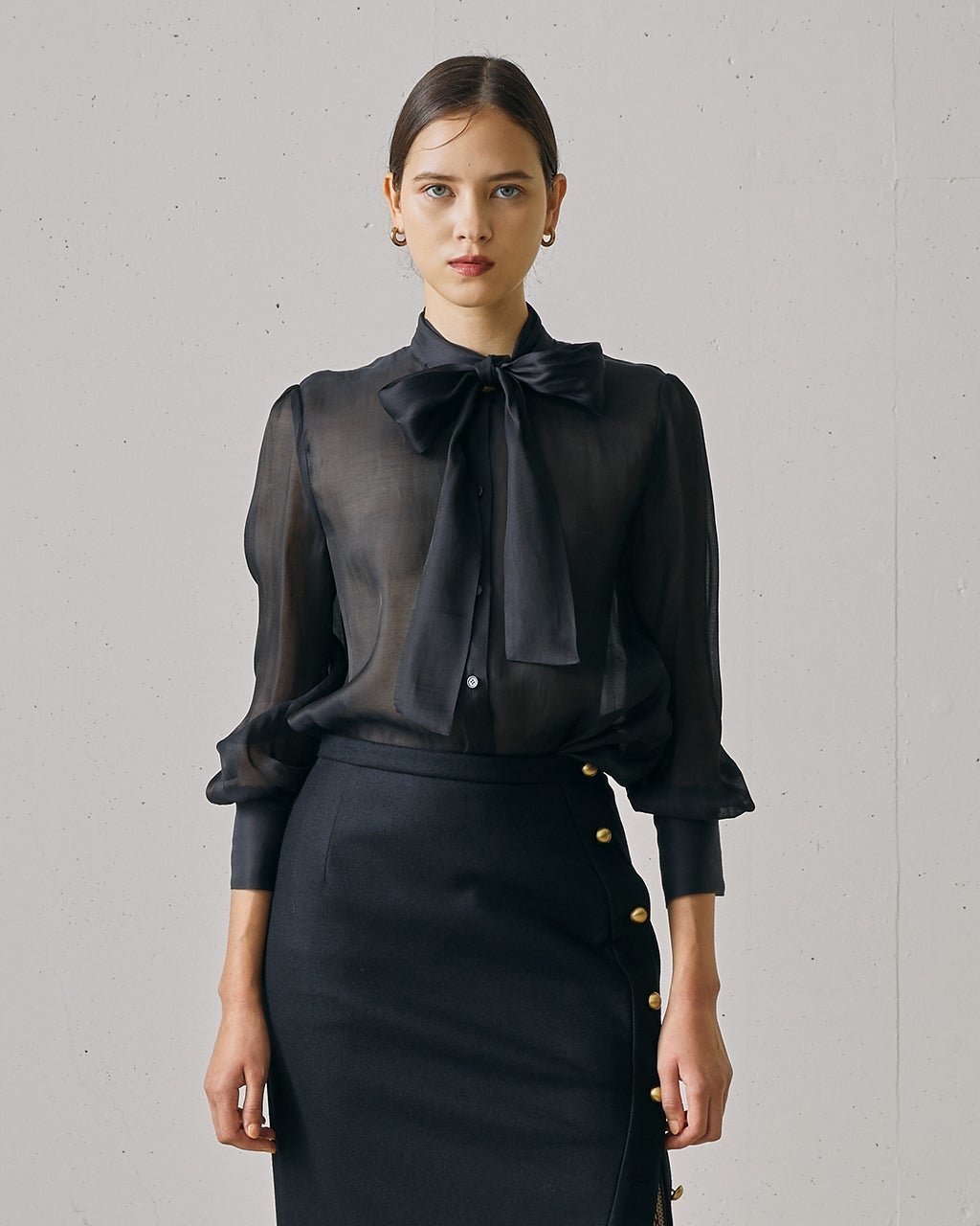 【ドゥクラッセ/DoCLASSE】の綿シルクオーガンジー・ボウタイブラウス 人気、トレンドファッション・服の通販 founy(ファニー) 　ファッション　Fashion　レディースファッション　Fashion for Women　トップス・カットソー　Cut & Sew Tops　シャツ・ブラウス・オフィスカジュアル　Elegant Blouses & Button-Ups　新作・新入荷　New Arrivals / New In　おすすめ　Recommended / Our Picks　オーガンジー　Organza Fabric　サテン　Satin, Glossy Fabric　シアー　Sheer, See-Through　シルク　Silk, 100% Silk　ジャケット　Jacket, Outerwear　トレンド　Trend, Trending Now　ドレープ　Drape, Draping Fabric　フェミニン　Feminine, Girly　エレガント 上品　Elegant　 other-1|ID: prp329100004716998 ipo3291000000034080842
