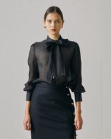 【ドゥクラッセ/DoCLASSE】の綿シルクオーガンジー・ボウタイブラウス 人気、トレンドファッション・服の通販 founy(ファニー) ファッション Fashion レディースファッション Fashion for Women トップス・カットソー Cut & Sew Tops シャツ・ブラウス・オフィスカジュアル Elegant Blouses & Button-Ups 新作・新入荷 New Arrivals / New In おすすめ Recommended / Our Picks オーガンジー Organza Fabric サテン Satin, Glossy Fabric シアー Sheer, See-Through シルク Silk, 100% Silk ジャケット Jacket, Outerwear トレンド Trend, Trending Now ドレープ Drape, Draping Fabric フェミニン Feminine, Girly エレガント 上品 Elegant |ID:prp329100004716998