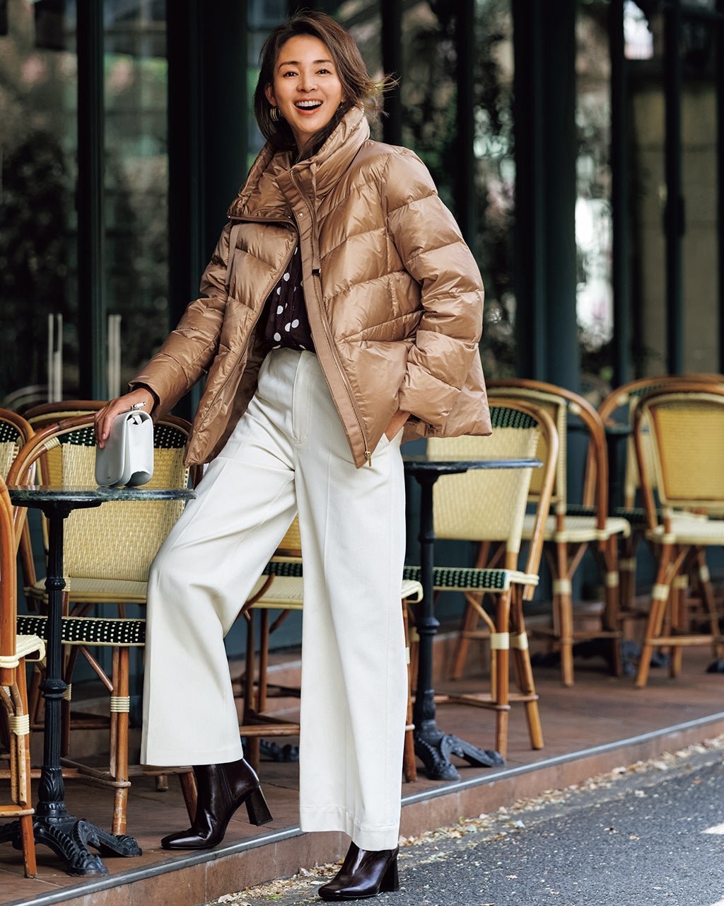 【ドゥクラッセ/DoCLASSE】の艶Airダウン・スタンドカラーコート インテリア・キッズ・メンズ・レディースファッション・服の通販 founy(ファニー) 　ファッション　Fashion　レディースファッション　Fashion for Women　アウター　Coat / Outerwear Collection　コート・ロングコート・ピーコート　Long Coats, Peacoats & More　カッティング　Cutting Detail　スタンド　Stand Collar, Upright Stand　タフタ　Taffeta, Structured Fabric　ダウン　Down, Puffer　人気　Popular, Best Seller　バランス　Balance, Style Balance　パターン　Pattern, Design Print　ペプラム　Peplum, Flared Hem　キャメル|ID: prp329100004717026 ipo3291000000034080986