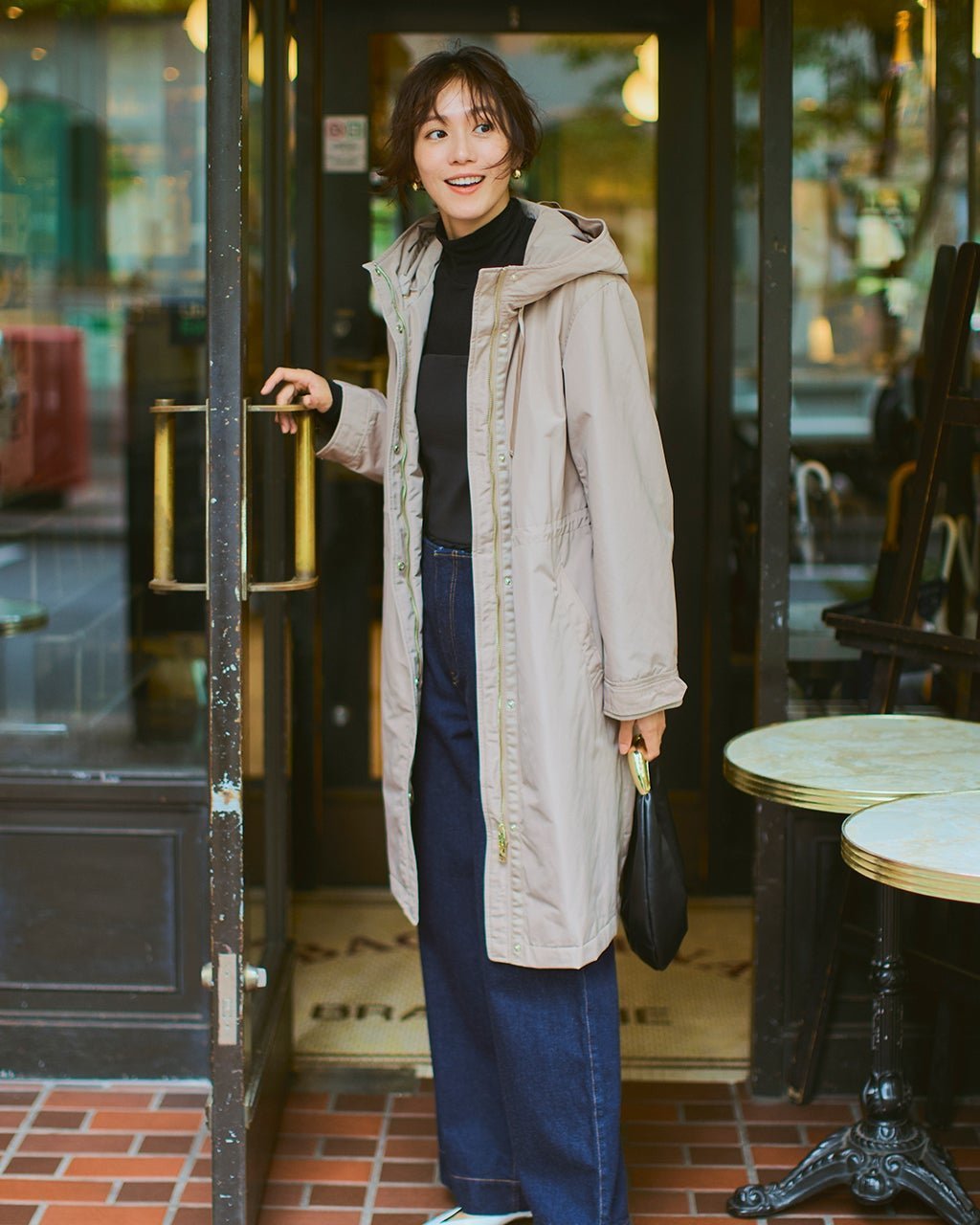 【ドゥクラッセ/DoCLASSE】のマジカルサーモ・グログランコート/立体フード インテリア・キッズ・メンズ・レディースファッション・服の通販 founy(ファニー) ファッション Fashion レディースファッション Fashion for Women アウター Coat / Outerwear Collection コート・ロングコート・ピーコート Long Coats, Peacoats & More グログラン Grosgrain, Grosgrain Ribbon スタンド Stand Collar, Upright Stand タフタ Taffeta, Structured Fabric ダウン Down, Puffer 人気 Popular, Best Seller フォルム Silhouette, Form モッズコート Mods Coat, Military Parka リバーシブル Reversible, Two-Sided ストーン|ID: prp329100004717027 ipo3291000000034081001