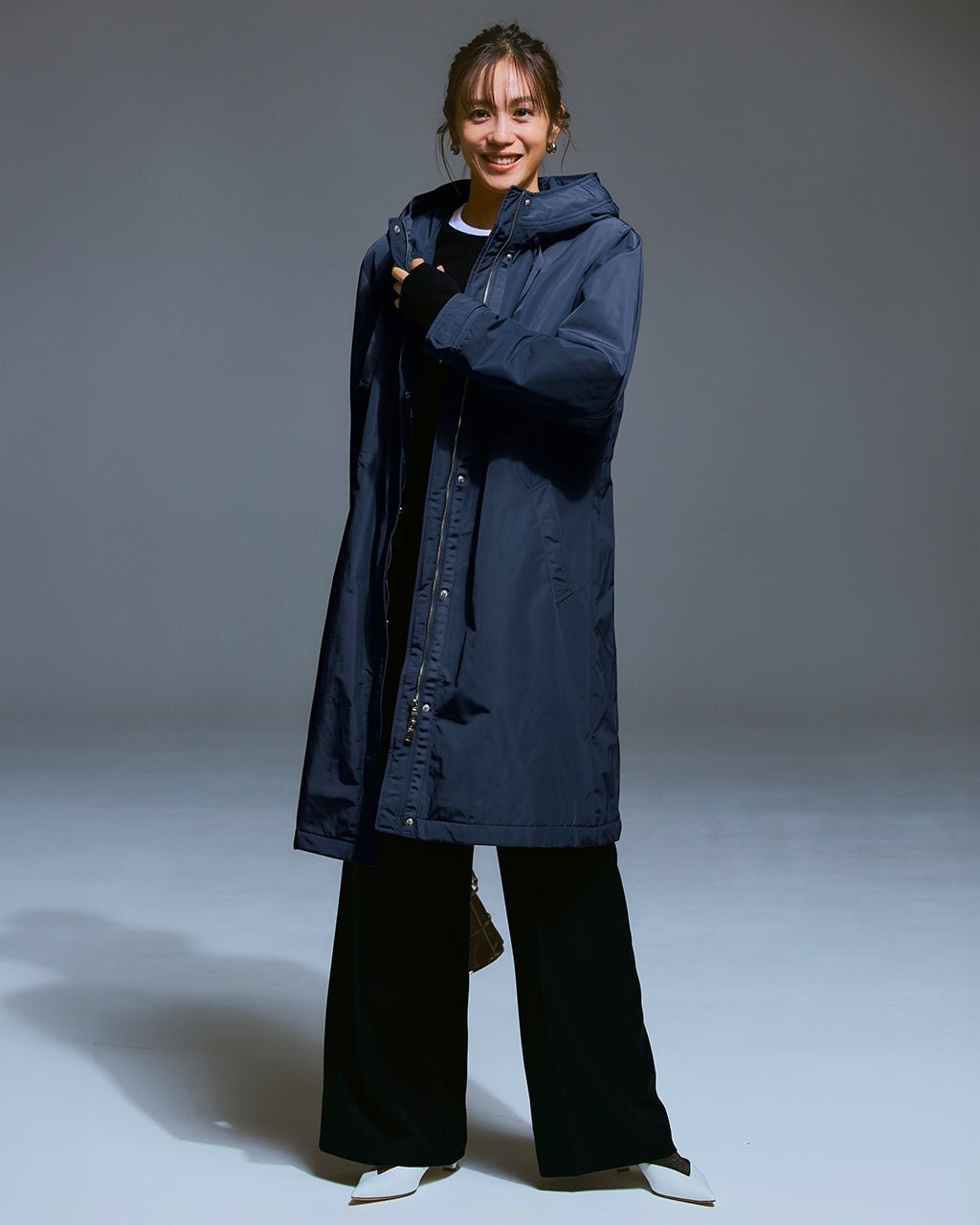 【ドゥクラッセ/DoCLASSE】のマジカルサーモ・グログランコート/立体フード インテリア・キッズ・メンズ・レディースファッション・服の通販 founy(ファニー) ファッション Fashion レディースファッション Fashion for Women アウター Coat / Outerwear Collection コート・ロングコート・ピーコート Long Coats, Peacoats & More グログラン Grosgrain, Grosgrain Ribbon スタンド Stand Collar, Upright Stand タフタ Taffeta, Structured Fabric ダウン Down, Puffer 人気 Popular, Best Seller フォルム Silhouette, Form モッズコート Mods Coat, Military Parka リバーシブル Reversible, Two-Sided ミッドナイトブルー|ID: prp329100004717027 ipo3291000000034081004