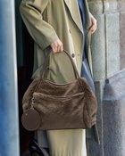 【ドゥクラッセ/DoCLASSE】のエコファー・チャーム付きトートバッグ 人気、トレンドファッション・服の通販 founy(ファニー) ファッション Fashion レディースファッション Fashion for Women バッグ Bags レイングッズ・傘・晴雨兼用傘 Umbrellas & Rain Gear クッション Cushion, Throw Pillow コンパクト Compact, Small Size 今季 This Season, Current Season チャーム Charm, Pendant トレンド Trend, Trending Now フォルム Silhouette, Form ポケット Pocket, Pocket Detail 日傘 Parasol, UV Umbrella ラウンド Round, Round Neck リップ Lip, Lip Motif ワイド Wide, Wide Fit 新作・新入荷 New Arrivals / New In おすすめ Recommended / Our Picks 旅行 Travel ビジネス 仕事 通勤 Business / Work / Commuting thumbnail ブラウン|ID: prp329100004717035 ipo3291000000034081050