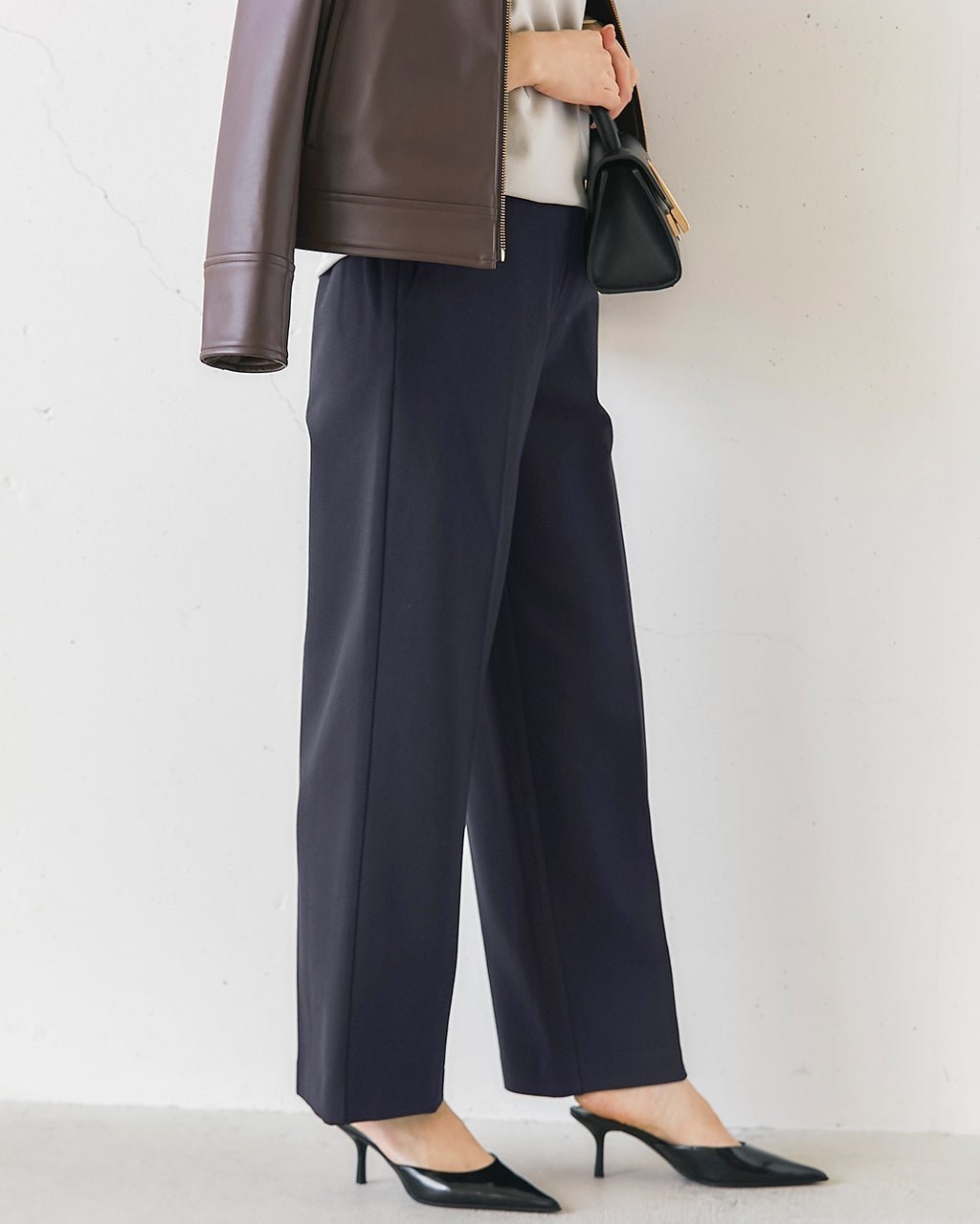 【ドゥクラッセ/DoCLASSE】のプレミアサーモN・センターラインストレート インテリア・キッズ・メンズ・レディースファッション・服の通販 founy(ファニー) 　ファッション　Fashion　レディースファッション　Fashion for Women　パンツ　Pants & Trousers　秋　Autumn　ストレッチ　Stretch, Stretchy Fabric　ストレート　Straight, Straight Cut　センター　Center, Center Line　タイツ　Tights, Legwear　人気　Popular, Best Seller　おすすめ　Recommended / Our Picks　エレガント 上品　Elegant　ビジネス 仕事 通勤　Business / Work / Commuting　ミッドナイトブルー|ID: prp329100004717071 ipo3291000000034081240