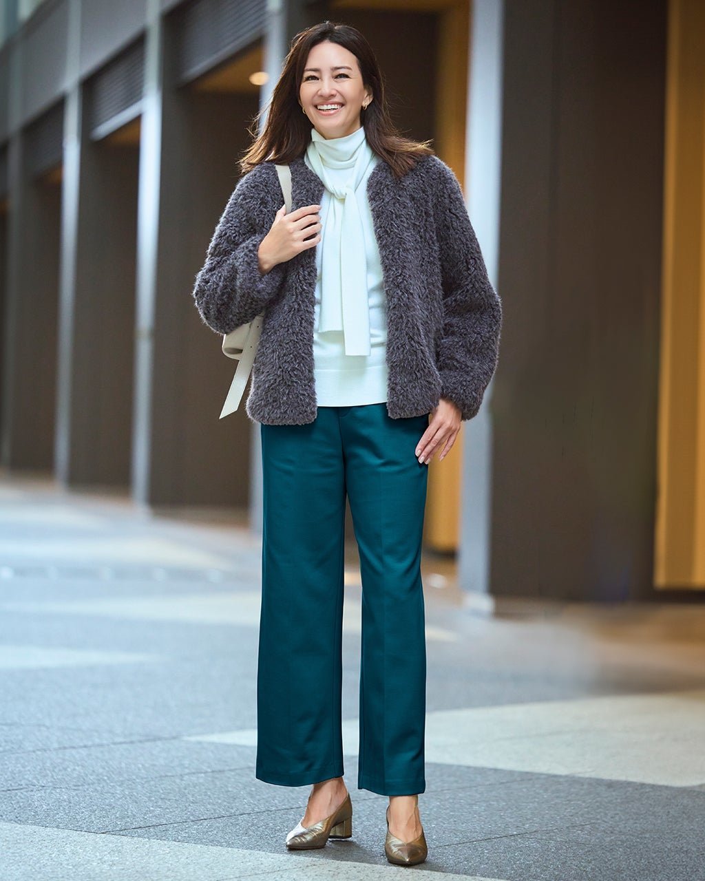 【ドゥクラッセ/DoCLASSE】のプレミアサーモN・センターラインストレート インテリア・キッズ・メンズ・レディースファッション・服の通販 founy(ファニー) 　ファッション　Fashion　レディースファッション　Fashion for Women　パンツ　Pants & Trousers　秋　Autumn　ストレッチ　Stretch, Stretchy Fabric　ストレート　Straight, Straight Cut　センター　Center, Center Line　タイツ　Tights, Legwear　人気　Popular, Best Seller　おすすめ　Recommended / Our Picks　エレガント 上品　Elegant　ビジネス 仕事 通勤　Business / Work / Commuting　ダークピーコック|ID: prp329100004717071 ipo3291000000034081241