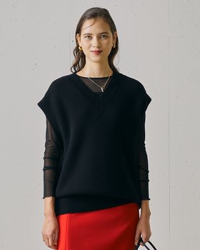 【ドゥクラッセ/DoCLASSE】 ウルトラファインメリノ・オーバーニットベスト人気、トレンドファッション・服の通販 founy(ファニー) ファッション Fashion レディースファッション Fashion for Women アウター Coat / Outerwear Collection レディースジャケット・軽アウター Jackets 新作・新入荷 New Arrivals / New In シルケット Silket, Silky Cotton ジャケット Jacket, Outerwear フォルム Silhouette, Form ベスト Vest, Waistcoat |ID:prp329100004737828