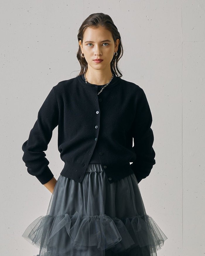 【ドゥクラッセ/DoCLASSE】のスーパーファインメリノ・コンパクトカーディガン インテリア・キッズ・メンズ・レディースファッション・服の通販 founy(ファニー) https://founy.com/ ファッション Fashion レディースファッション Fashion for Women トップス・カットソー Cut & Sew Tops ニット Knit Tops & Sweaters カーディガン・羽織り Layered Style Cardigans 新作・新入荷 New Arrivals / New In カーディガン Cardigan, Knitwear コンパクト Compact, Small Size ワイド Wide, Wide Fit |ID: prp329100004737831 ipo3291000000035023640