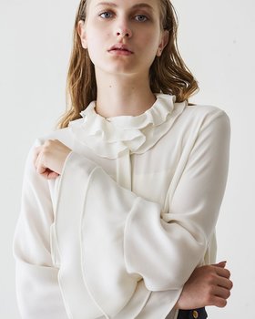 【ドゥクラッセ/DoCLASSE】 ドレープアセテート・フリルブラウス人気、トレンドファッション・服の通販 founy(ファニー) ファッション Fashion レディースファッション Fashion for Women トップス・カットソー Cut & Sew Tops シャツ・ブラウス・オフィスカジュアル Elegant Blouses & Button-Ups 新作・新入荷 New Arrivals / New In とろみ Fluid, Flowy Fabric オケージョン Occasion Wear カーディガン Cardigan, Knitwear ジャケット Jacket, Outerwear ドレープ Drape, Draping Fabric フリル Frill, Ruffle |ID:prp329100004737834