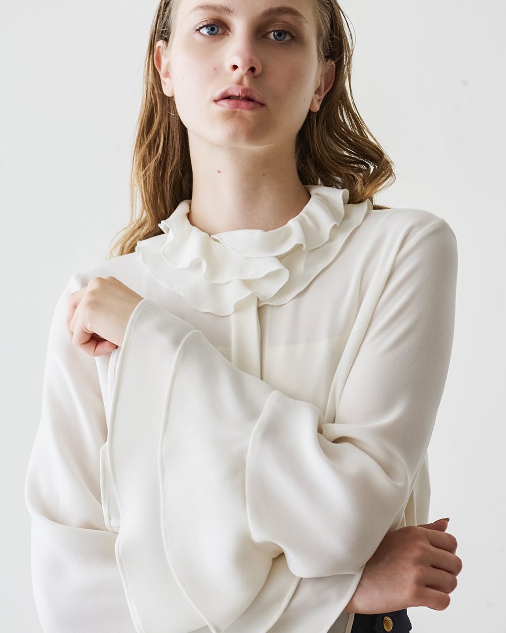 【ドゥクラッセ/DoCLASSE】のドレープアセテート・フリルブラウス 人気、トレンドファッション・服の通販 founy(ファニー) ファッション Fashion レディースファッション Fashion for Women トップス・カットソー Cut & Sew Tops シャツ・ブラウス・オフィスカジュアル Elegant Blouses & Button-Ups 新作・新入荷 New Arrivals / New In とろみ Fluid, Flowy Fabric オケージョン Occasion Wear カーディガン Cardigan, Knitwear ジャケット Jacket, Outerwear ドレープ Drape, Draping Fabric フリル Frill, Ruffle other-1|ID: prp329100004737834 ipo3291000000034222877