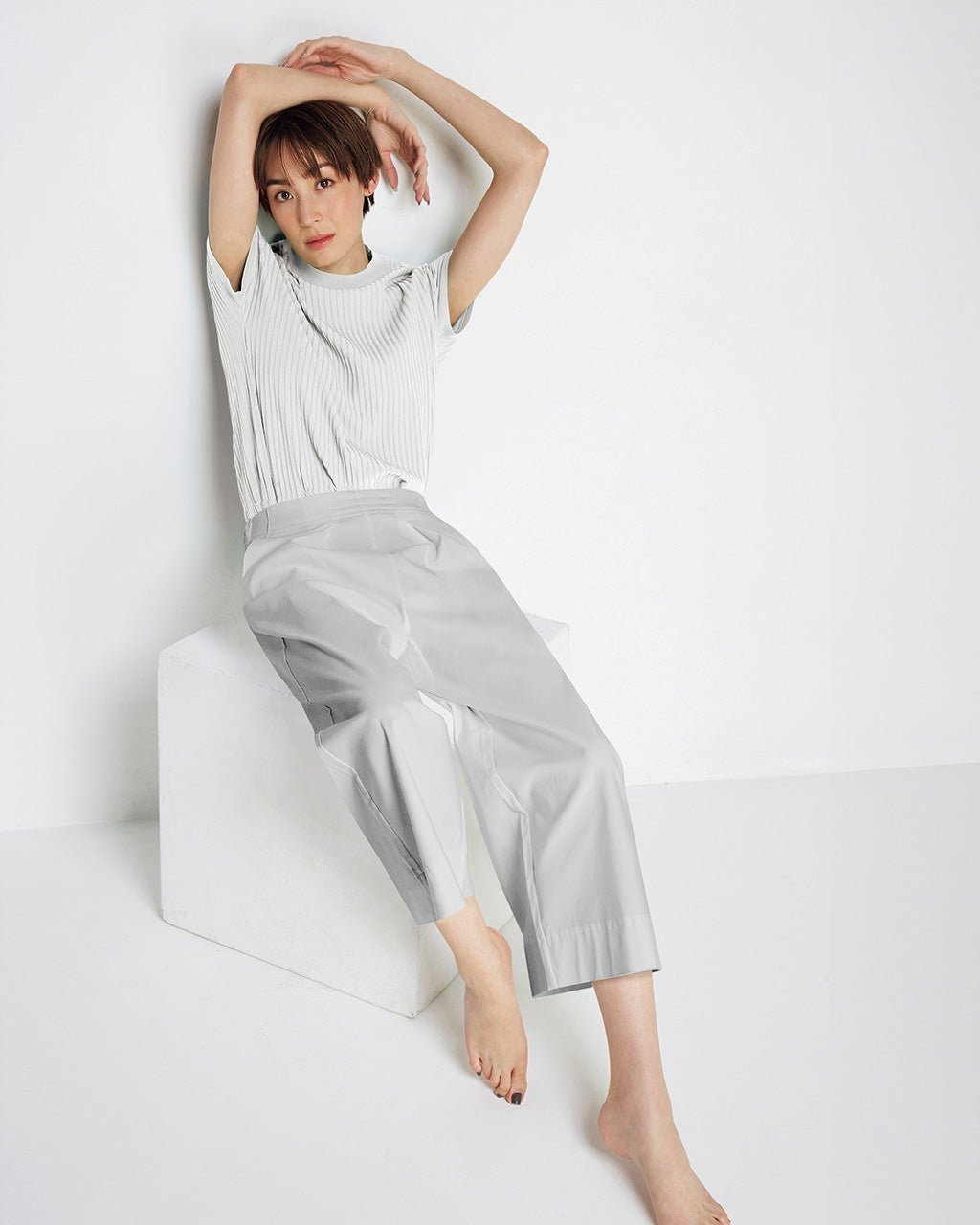 【ドゥクラッセ/DoCLASSE】のドライタッチ・タックワイドクロップド インテリア・キッズ・メンズ・レディースファッション・服の通販 founy(ファニー) 　ファッション　Fashion　レディースファッション　Fashion for Women　パンツ　Pants & Trousers　クール　Cool, Chic　ストレッチ　Stretch, Stretchy Fabric　人気　Popular, Best Seller　パターン　Pattern, Design Print　フェミニン　Feminine, Girly　フレア　Flare, Flared　ポケット　Pocket, Pocket Detail　お家時間・ステイホーム　Stay Home / At Home　夏　Summer　エレガント 上品　Elegant　ビジネス 仕事 通勤　Business / Work / Commuting　ライトグレー|ID: prp329100004740194 ipo3291000000034243466