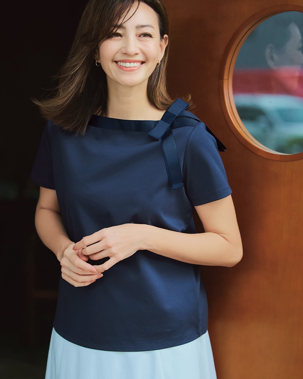 【ドゥクラッセ/DoCLASSE】のリボンデザイン・ボートネックプルオーバー 人気、トレンドファッション・服の通販 founy(ファニー) 　ファッション　Fashion　レディースファッション　Fashion for Women　トップス・カットソー　Cut & Sew Tops　シャツ・ブラウス・オフィスカジュアル　Elegant Blouses & Button-Ups　ロングTシャツ・Tシャツ　Longline T-Shirts & Tees　カジュアルプルオーバー・ニットトップス　Pullovers & Knit Tops / Casual Pullovers　カットソー・ベーシックTシャツ　Cut-and-Sewn Tops / Stretch Tees & Basics　なめらか　Smooth, Silky Texture　エレガント 上品　Elegant　カットソー　Cut and Sewn Top　 other-1|ID: prp329100004754275 ipo3291000000034388701