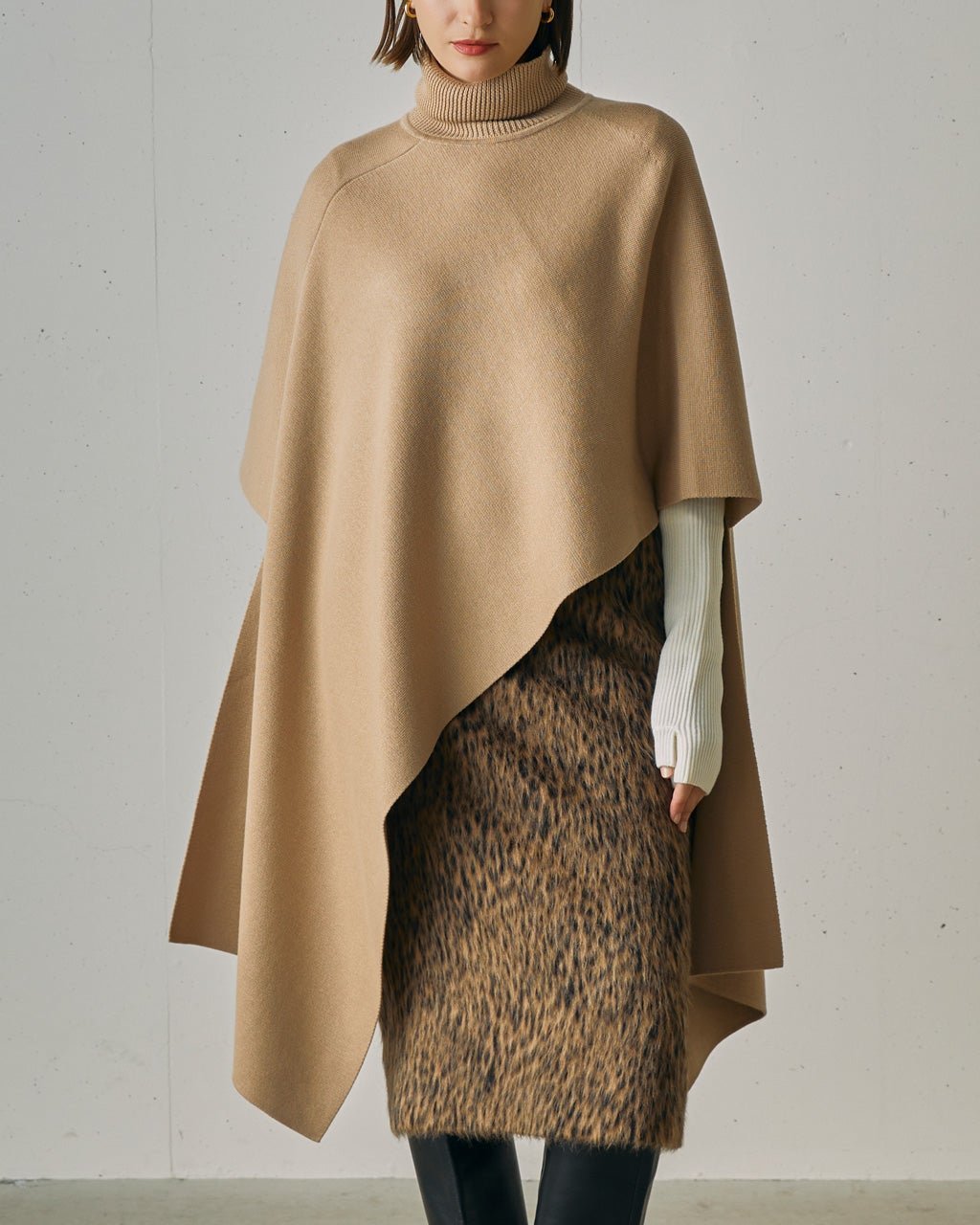 【ドゥクラッセ/DoCLASSE】のウルトラファインメリノ・ハイネックポンチョ インテリア・キッズ・メンズ・レディースファッション・服の通販 founy(ファニー) ファッション Fashion レディースファッション Fashion for Women アウター Coat / Outerwear Collection ポンチョ・ケープコート Ponchos & Capes トップス・カットソー Cut & Sew Tops ニット Knit Tops & Sweaters 新作・新入荷 New Arrivals / New In アシンメトリー Asymmetrical Style インナー Innerwear シルケット Silket, Silky Cotton ハイネック High Neck, Mock Neck モダン Modern, Contemporary 今季 This Season, Current Season 冬 Winter / This Winter 秋 Autumn ベージュ|ID: prp329100004754278 ipo3291000000034388730