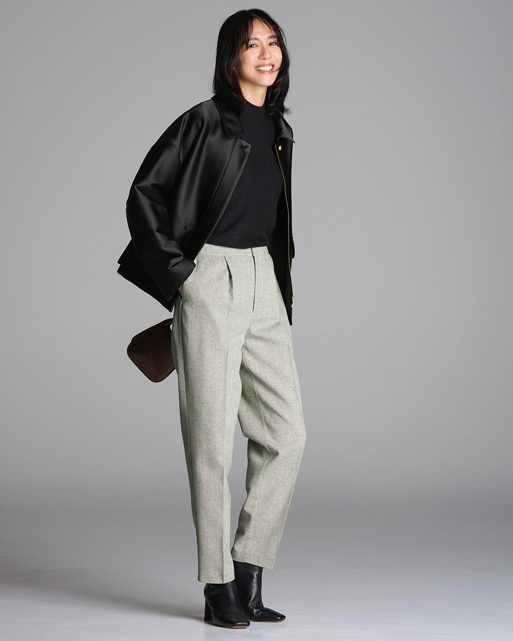 【ドゥクラッセ/DoCLASSE】のラメツイード・スティックパンツ インテリア・キッズ・メンズ・レディースファッション・服の通販 founy(ファニー) 　ファッション　Fashion　レディースファッション　Fashion for Women　パンツ　Pants & Trousers　新作・新入荷　New Arrivals / New In　クラシカル　Classical, Vintage-Inspired　クロップド　Cropped, Short Length　コンパクト　Compact, Small Size　スタイリッシュ　Stylish, Fashionable　スマート　Smart, Elegant　センター　Center, Center Line　ツイード　Twill, Twill Weave　ライトグレー|ID: prp329100004755605 ipo3291000000034399103