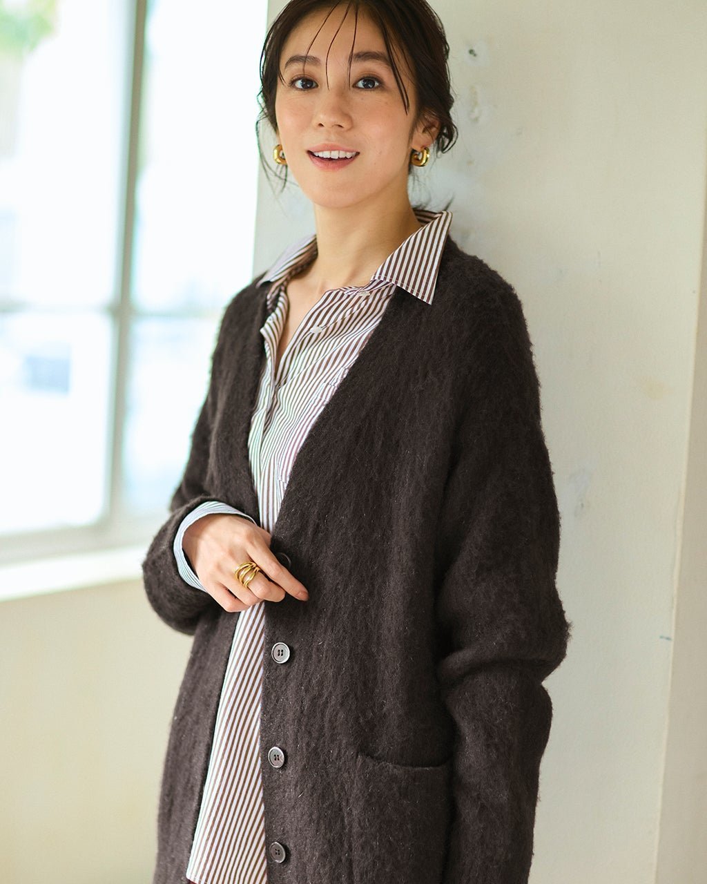 【ドゥクラッセ/DoCLASSE】のモヘア混シャギー・Vネックカーディガン インテリア・キッズ・メンズ・レディースファッション・服の通販 founy(ファニー)  ファッション Fashion レディースファッション Fashion for Women トップス・カットソー Cut & Sew Tops カーディガン・羽織り Layered Style Cardigans Vネックトップス V-Neck Tops / V-Cut Neckline Shirts 新作・新入荷 New Arrivals / New In アンゴラ Angora Knitwear カーディガン Cardigan, Knitwear フォルム Silhouette, Form ダークブラウン|ID: prp329100004755607 ipo3291000000034399112