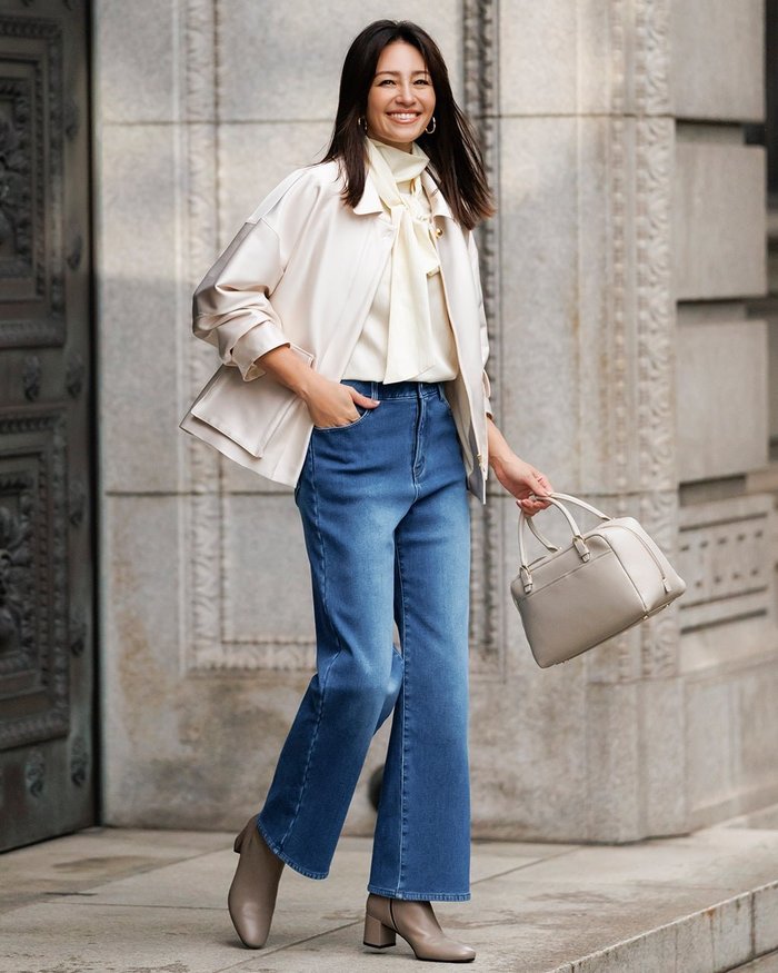 【ドゥクラッセ/DoCLASSE】の裏ベロアデニム・ワイド/72cm インテリア・キッズ・メンズ・レディースファッション・服の通販 founy(ファニー) https://founy.com/ ファッション Fashion レディースファッション Fashion for Women パンツ Pants & Trousers インディゴ Indigo Denim ストレッチ Stretch, Stretchy Fabric ストレート Straight, Straight Cut タイツ Tights, Legwear デニム Denim, Jeans Material なめらか Smooth, Silky Texture ベロア Velour, Soft Velvet ワイド Wide, Wide Fit 冬 Winter / This Winter 新作・新入荷 New Arrivals / New In |ID: prp329100004755615 ipo3291000000034545391