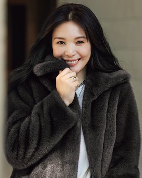 【ドゥクラッセ/DoCLASSE】のエコミンク・衿付きブルゾン 人気、トレンドファッション・服の通販 founy(ファニー) ファッション Fashion レディースファッション Fashion for Women アウター Coat / Outerwear Collection レディースジャケット・軽アウター Jackets ブルゾンジャケット・スポーティアウター Blouson Jackets インナー Innerwear コンパクト Compact, Small Size ジャケット Jacket, Outerwear デニム Denim, Jeans Material パーティ Party, Party Style ブルゾン Blouson, Bomber Jacket リアル Real, Realistic 冬 Winter / This Winter |ID:prp329100004755618