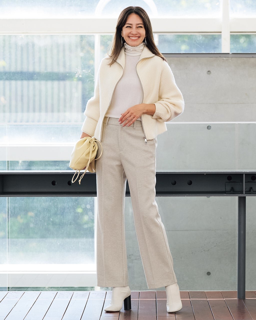 【ドゥクラッセ/DoCLASSE】のウォームストレッチ・ストレート インテリア・キッズ・メンズ・レディースファッション・服の通販 founy(ファニー) 　ファッション　Fashion　レディースファッション　Fashion for Women　パンツ　Pants & Trousers　ウォーム　Warm Fabric　カッティング　Cutting Detail　カットソー　Cut and Sewn Top　ストレッチ　Stretch, Stretchy Fabric　ストレート　Straight, Straight Cut　センター　Center, Center Line　人気　Popular, Best Seller　ループ　Loop, Loop Knit　新作・新入荷　New Arrivals / New In　エレガント 上品　Elegant　ストーン|ID: prp329100004755620 ipo3291000000034399173